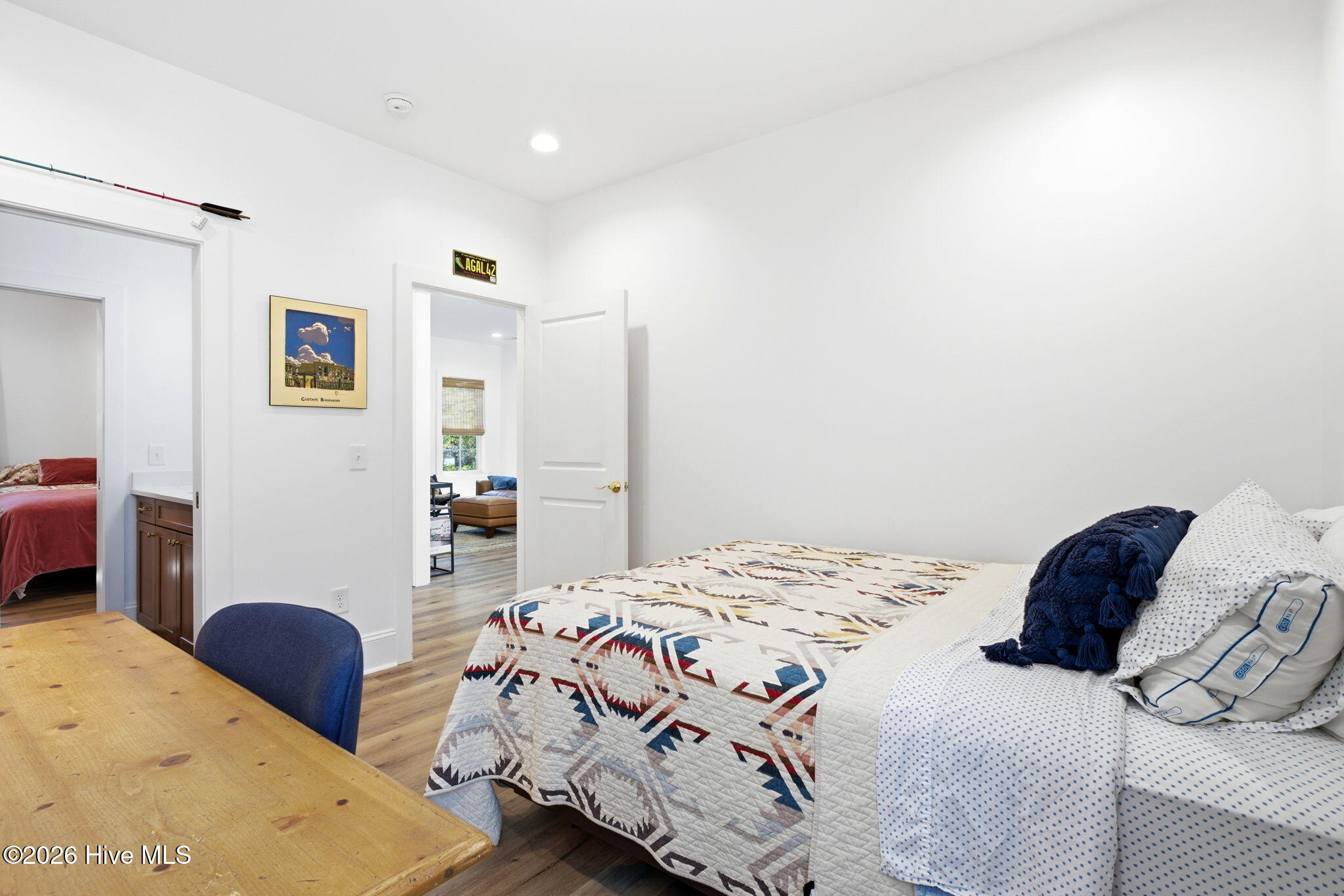 100562076 | Photo 47