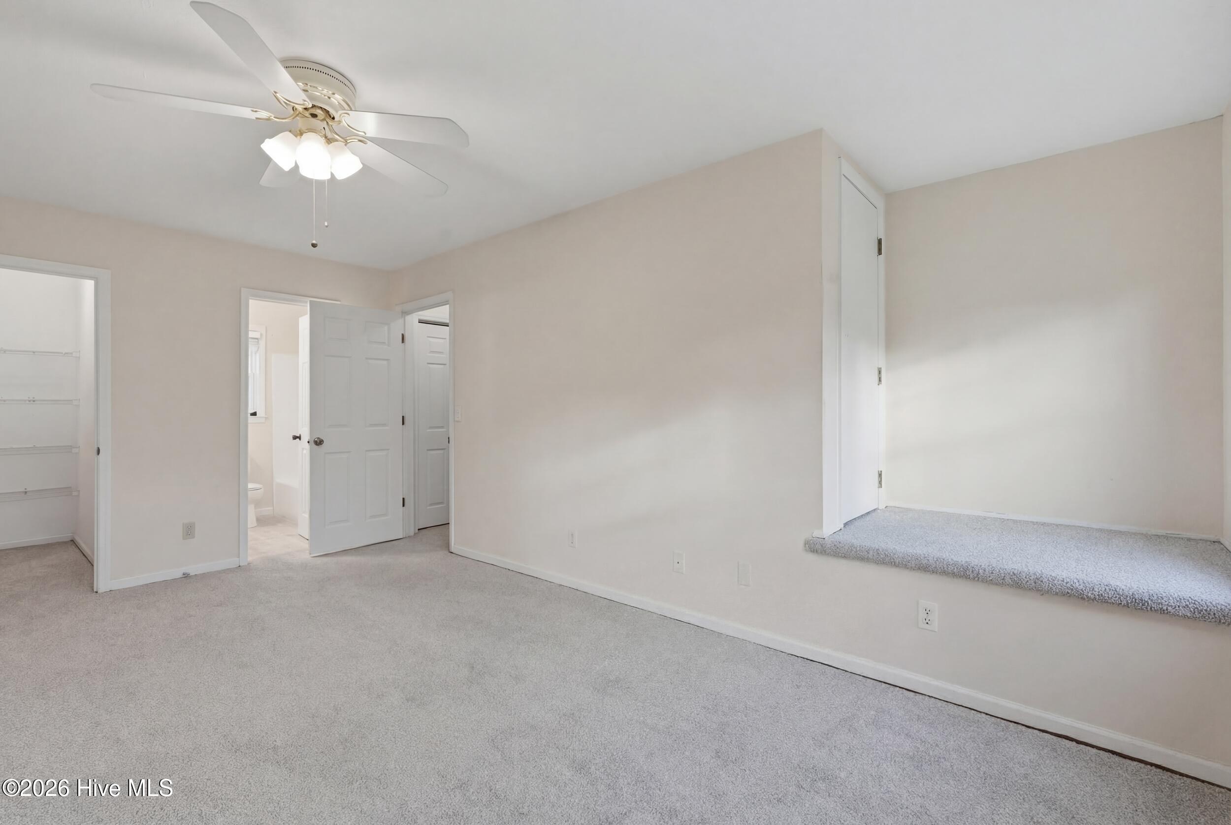 100559462 | Photo 25