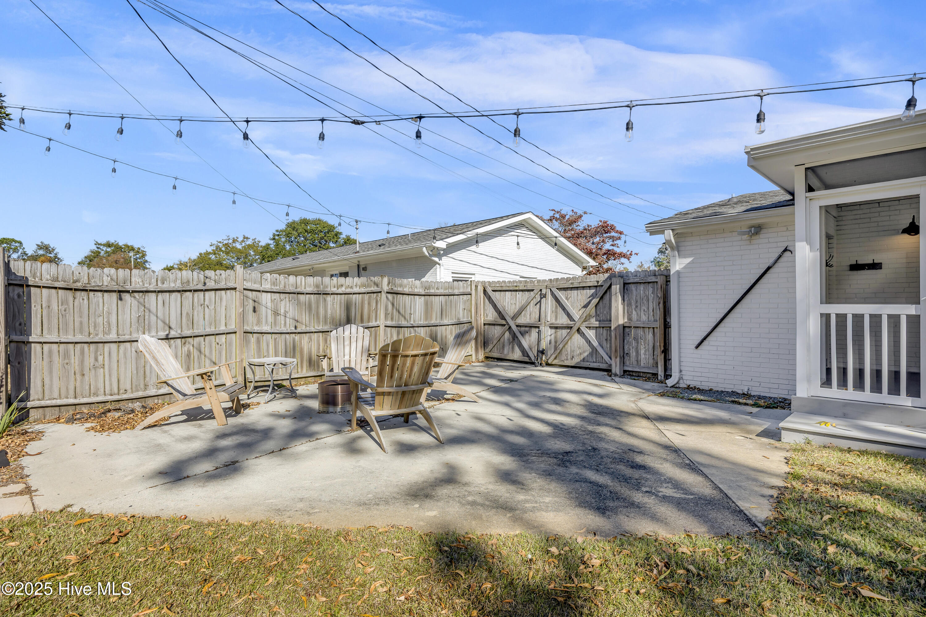 100541190 | Photo 22