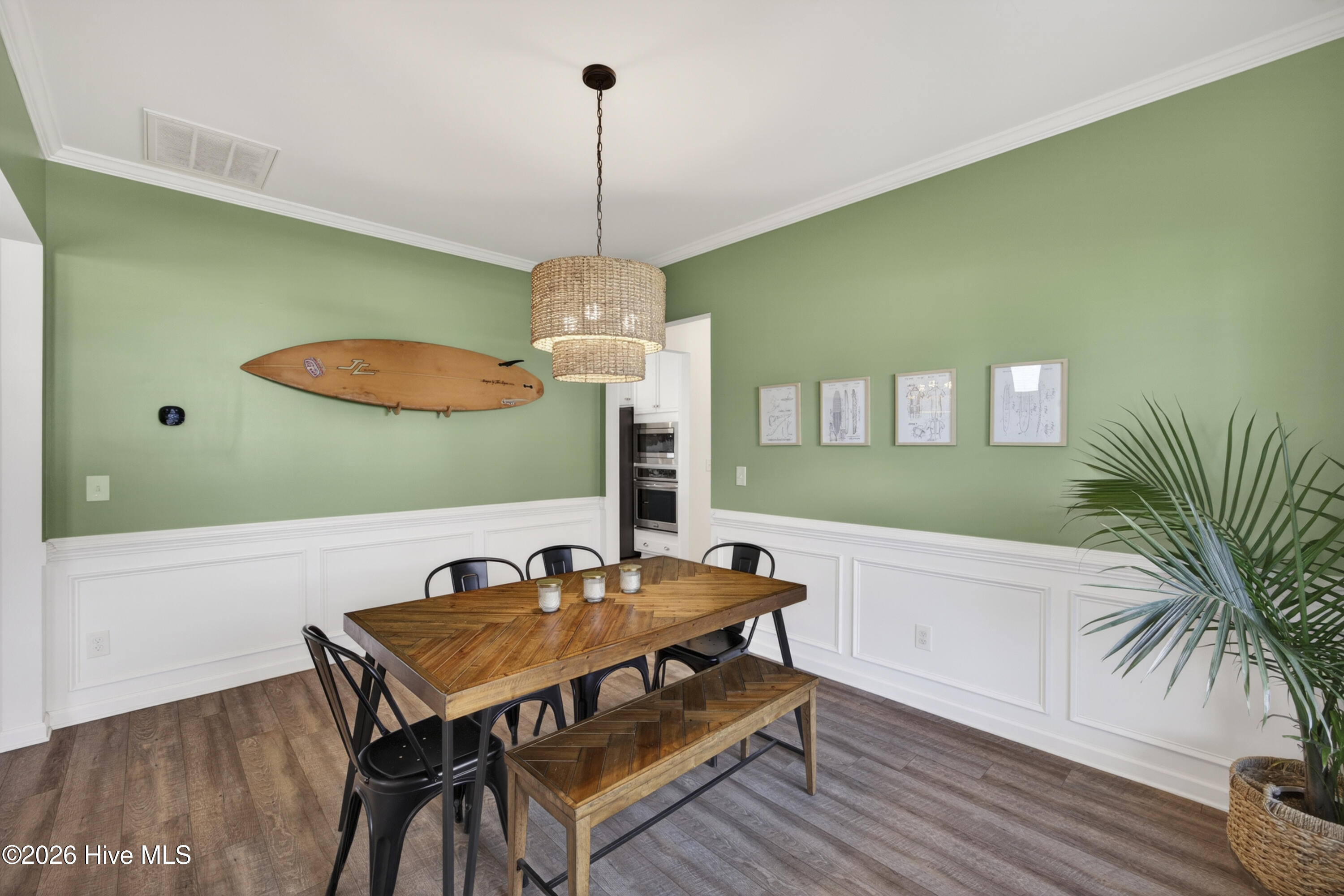 100567368 | Photo 32