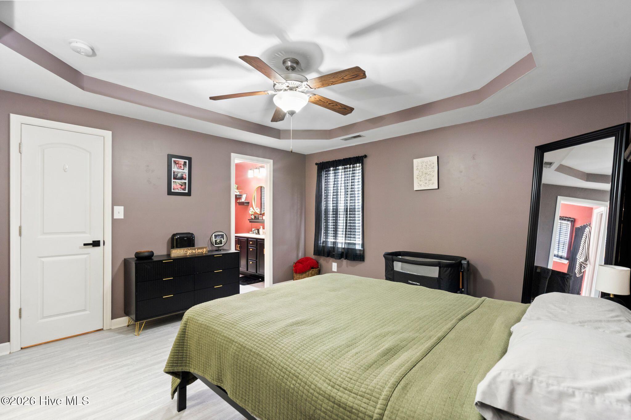 100556987 | Photo 30