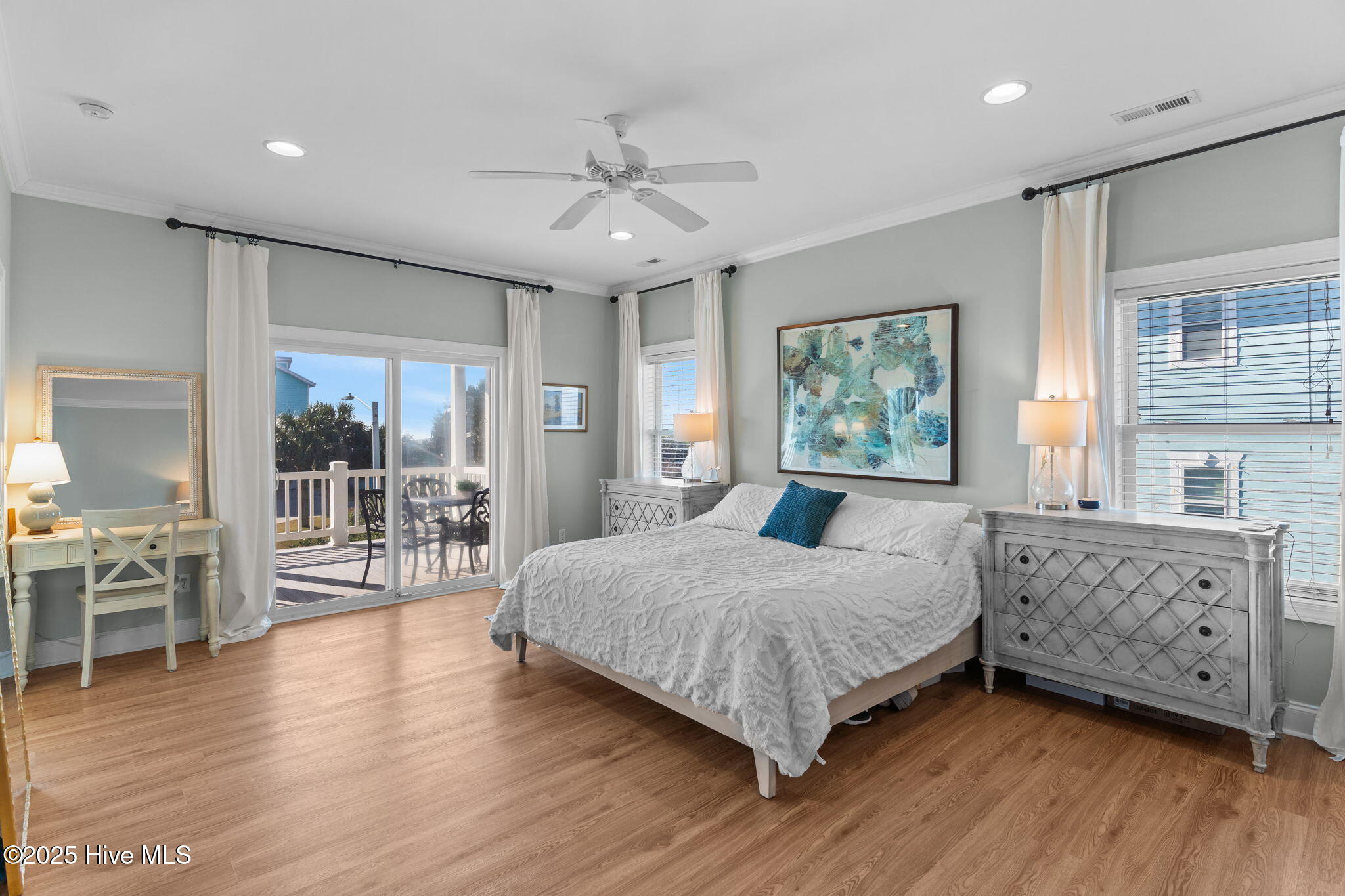 100544368 | Photo 38