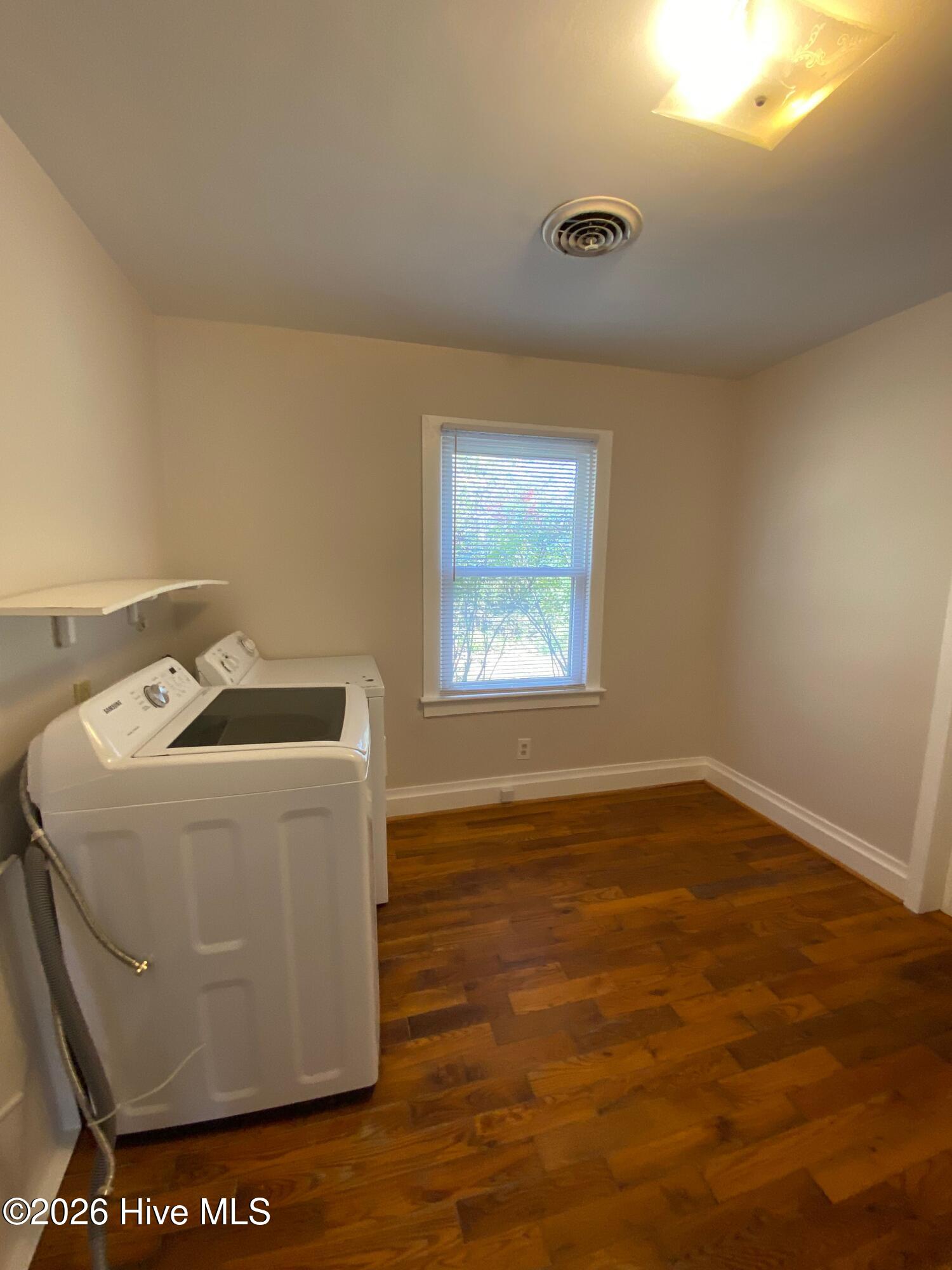 100565723 | Photo 27