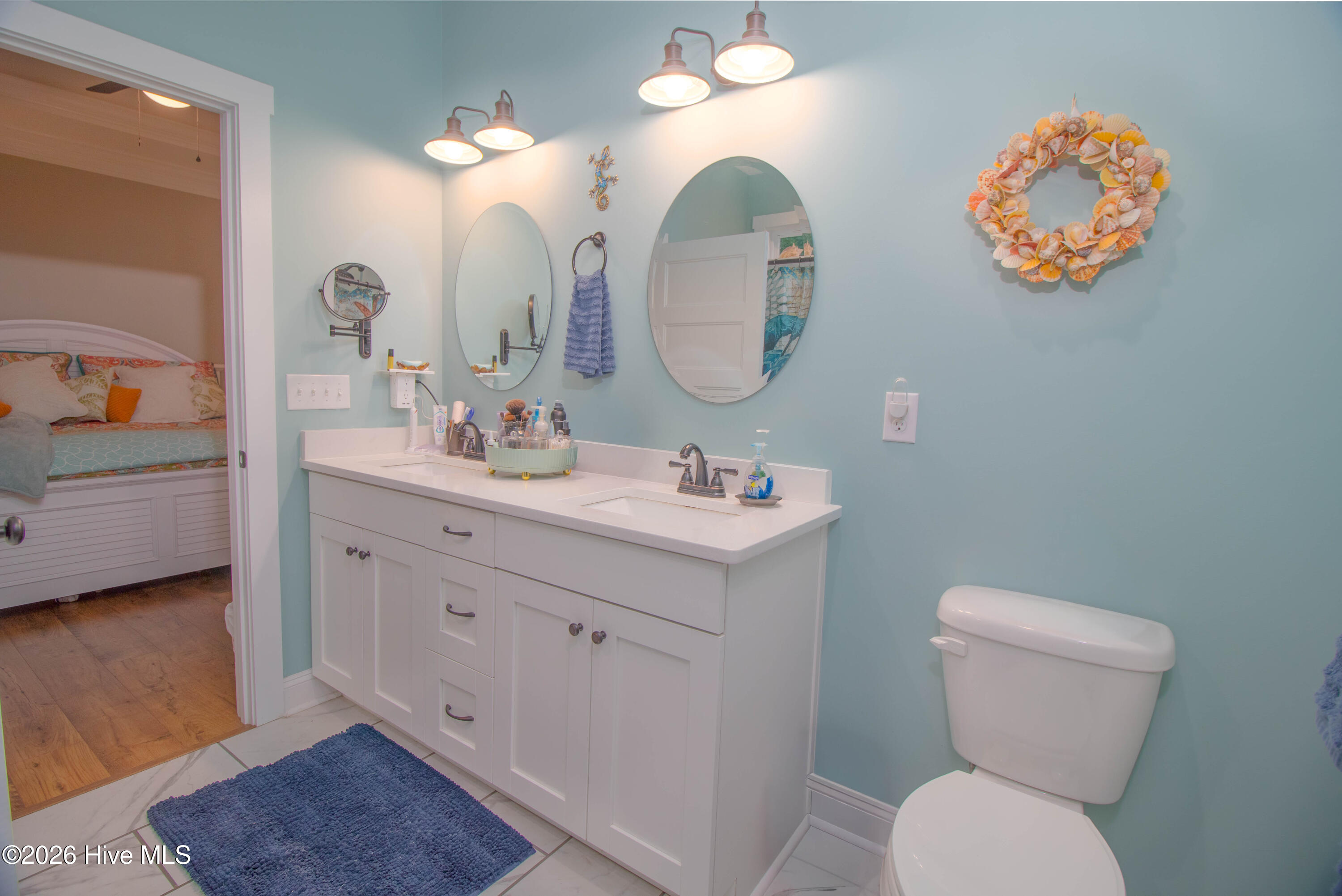 100570051 | Photo 18