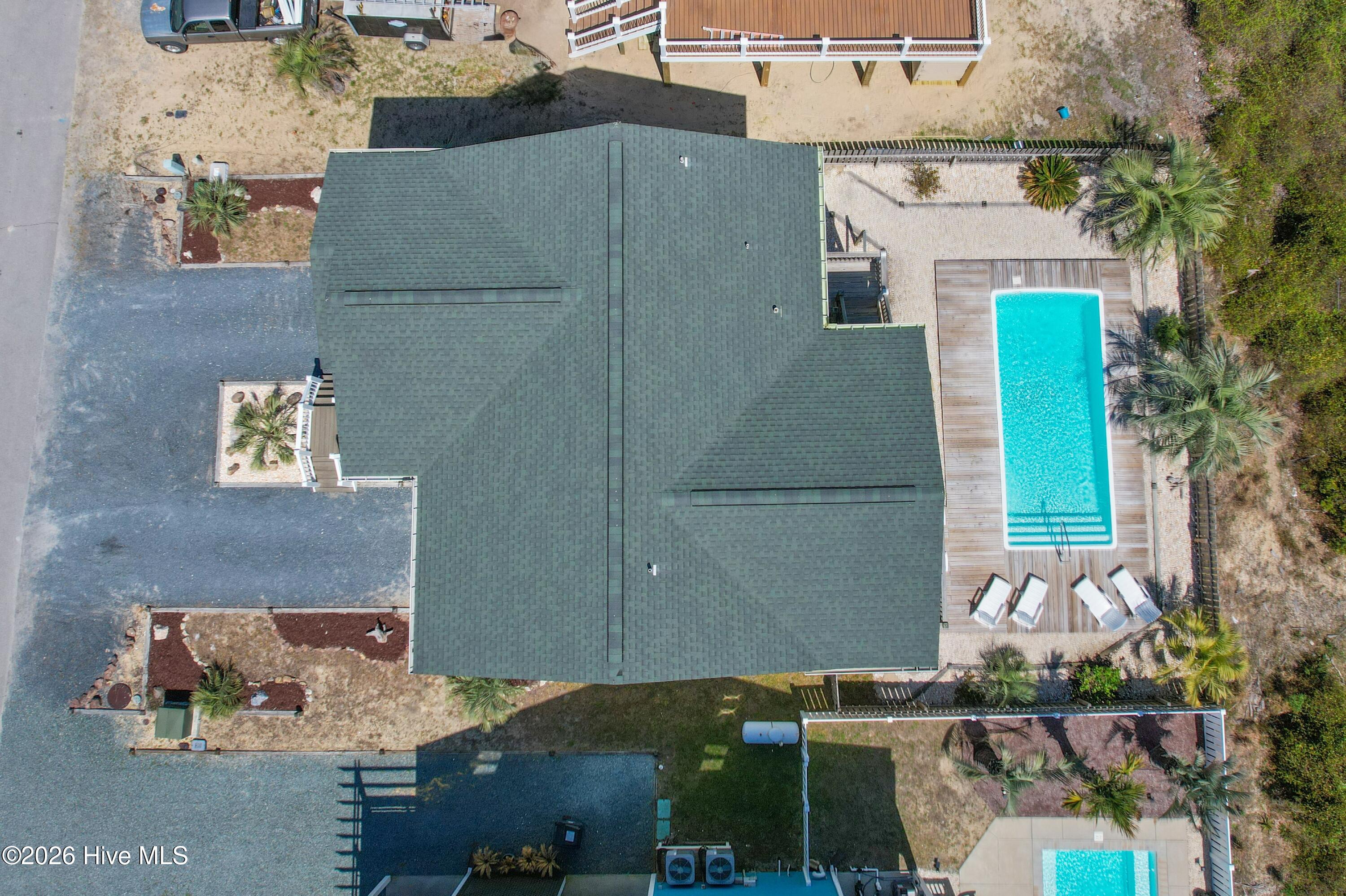 100564981 | Photo 34