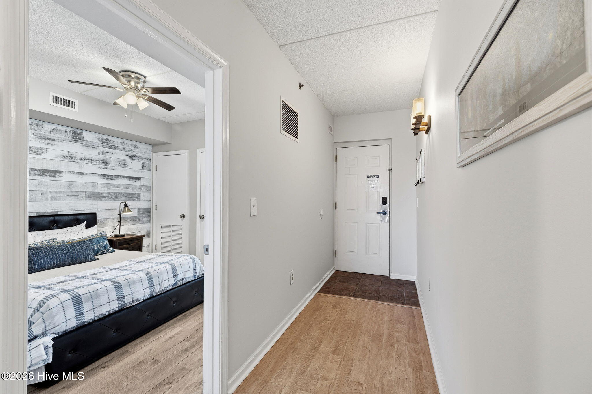 100557626 | Photo 23