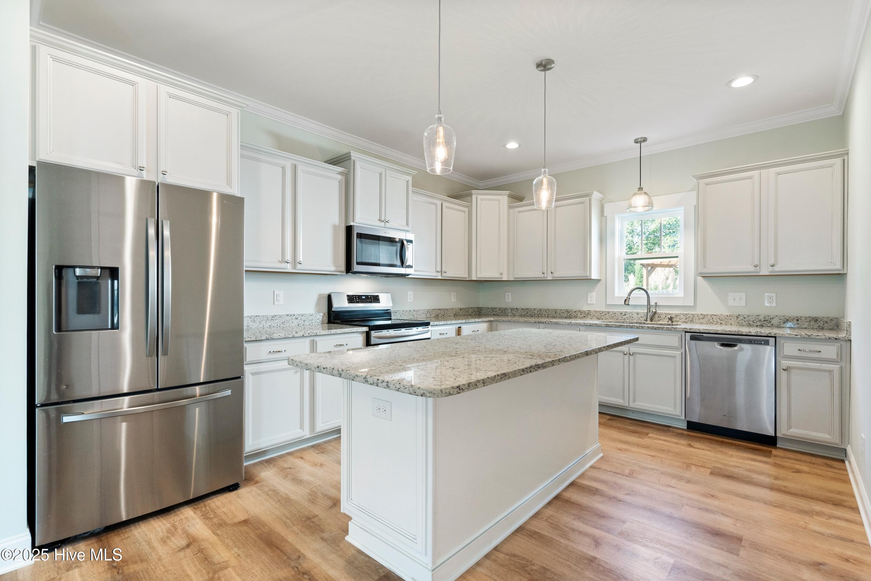 100527219 | Photo 15