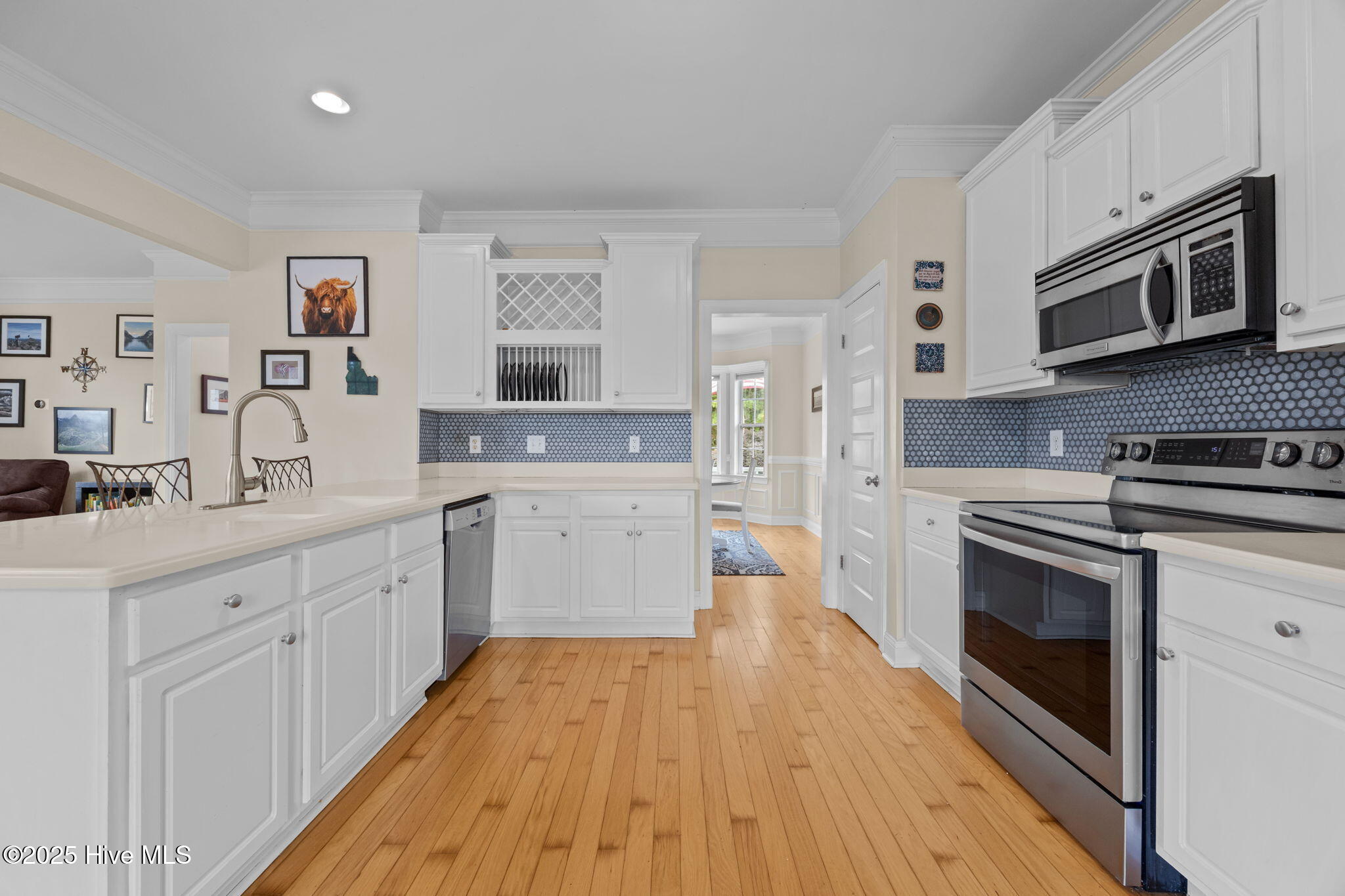 100530646 | Photo 12