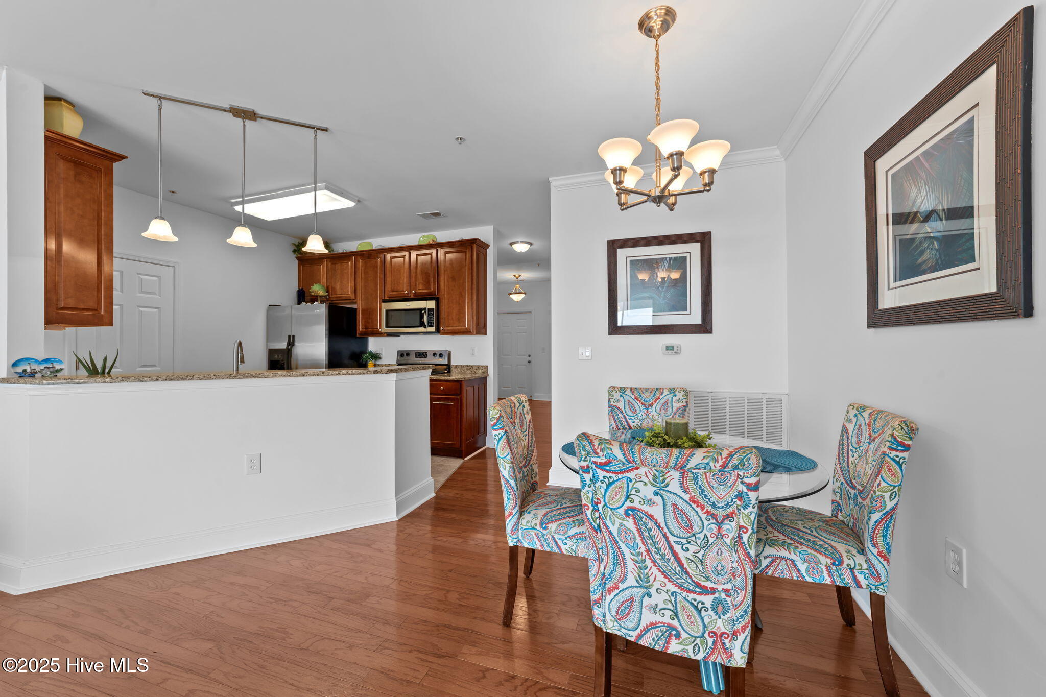 100532538 | Photo 15