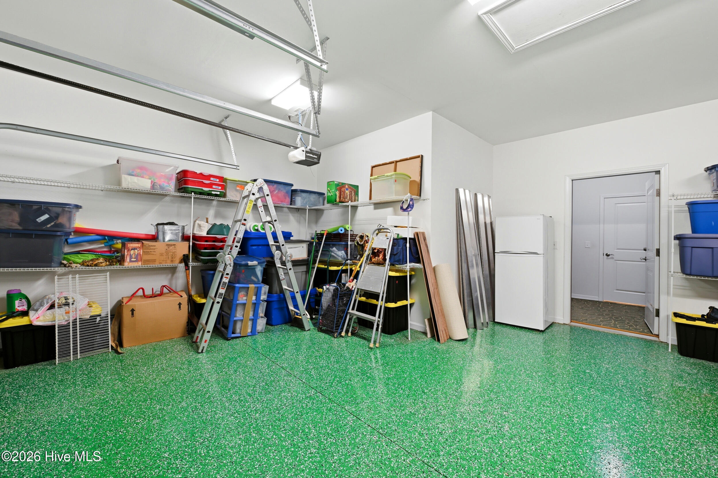 100565292 | Photo 33