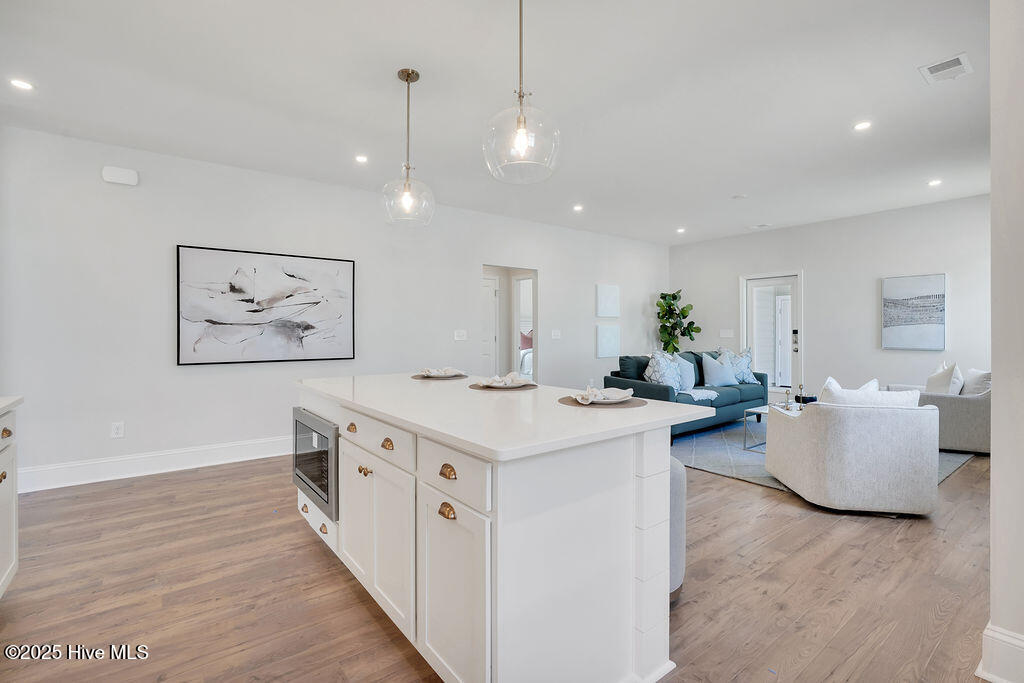 100545811 | Photo 31