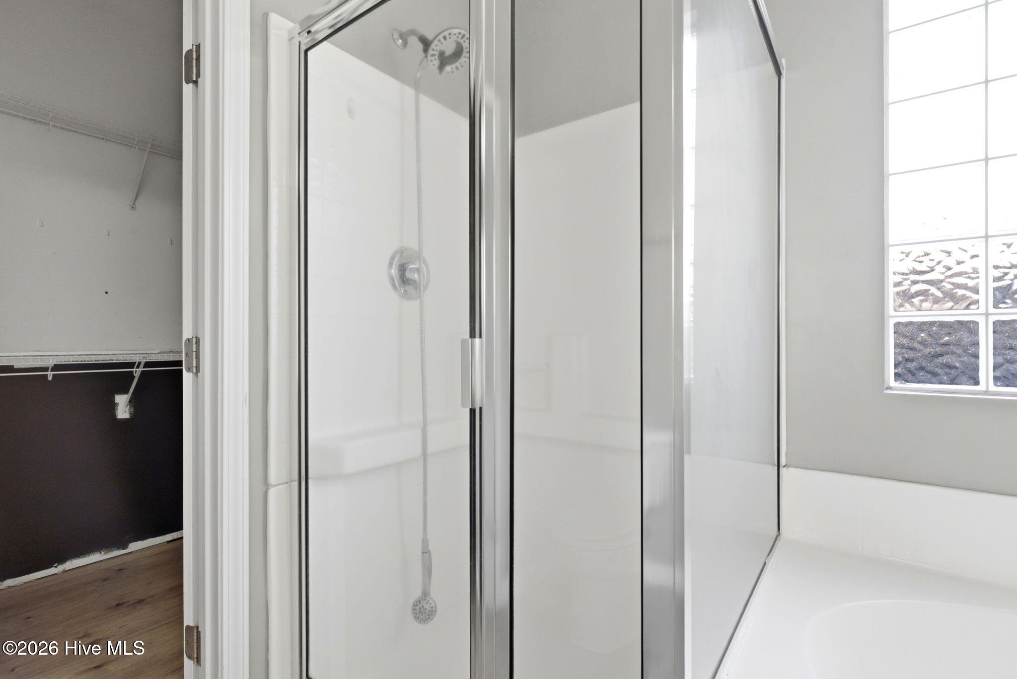 100556646 | Photo 23