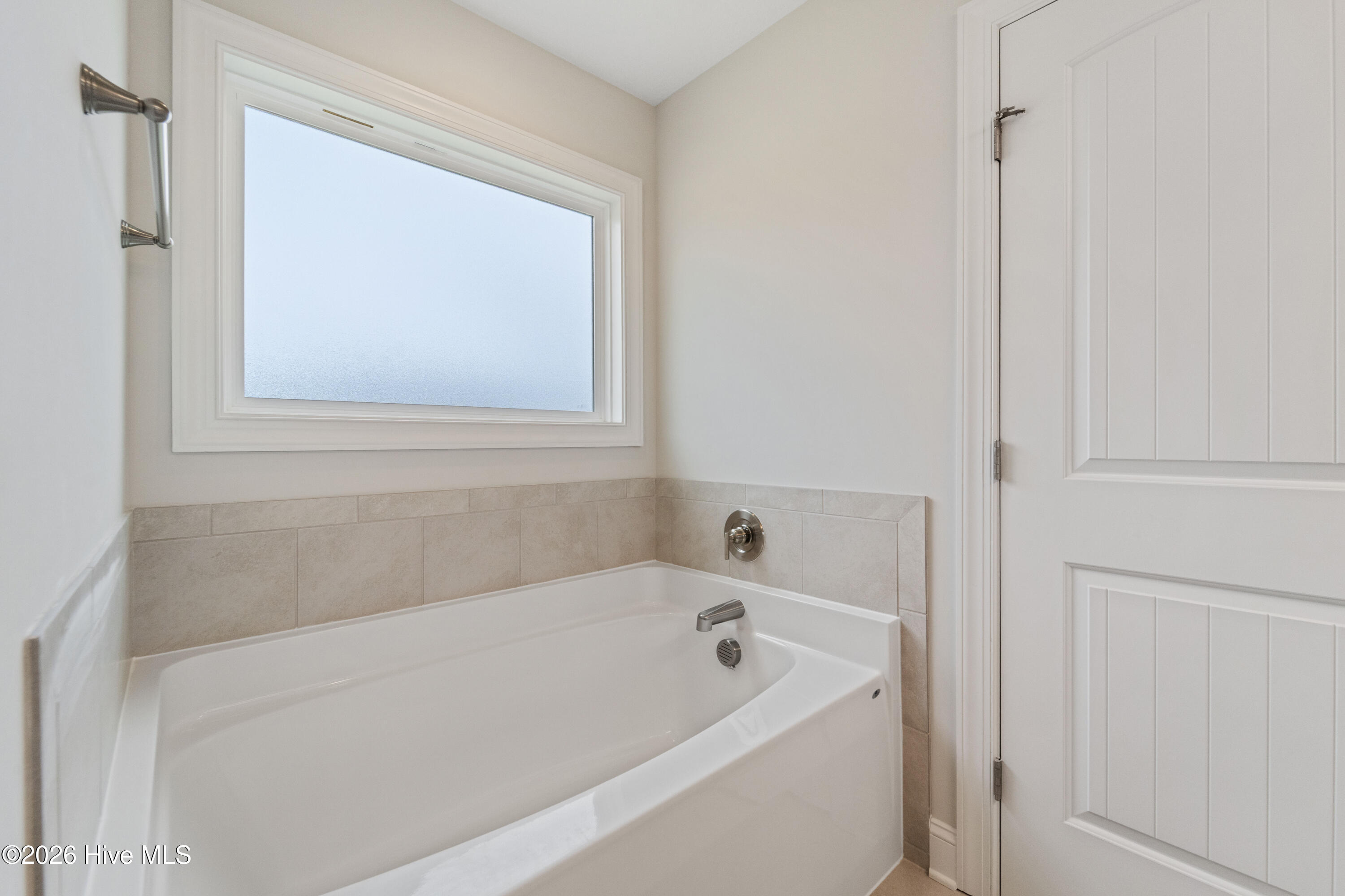 100523680 | Photo 19