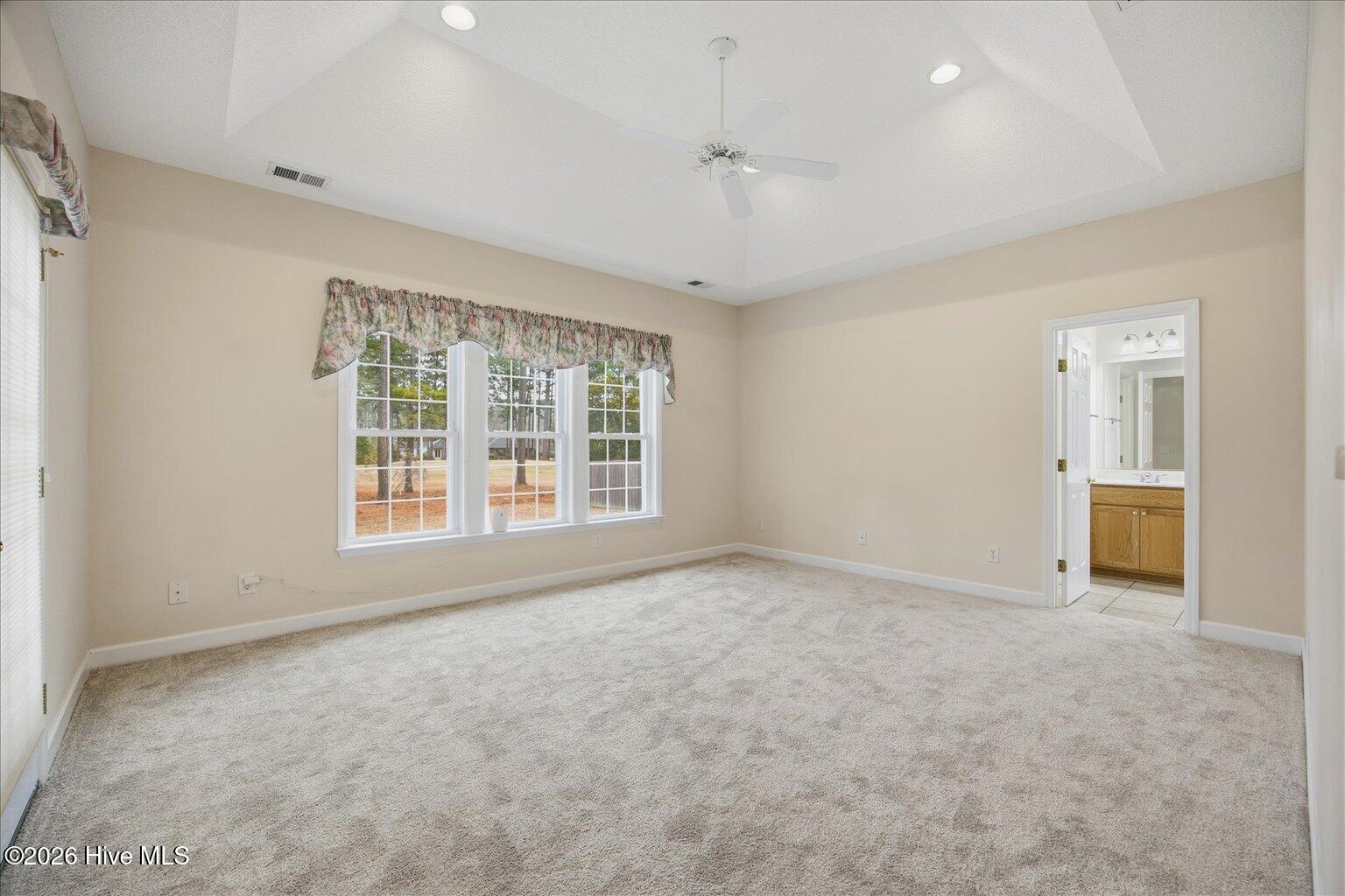 100553011 | Photo 27