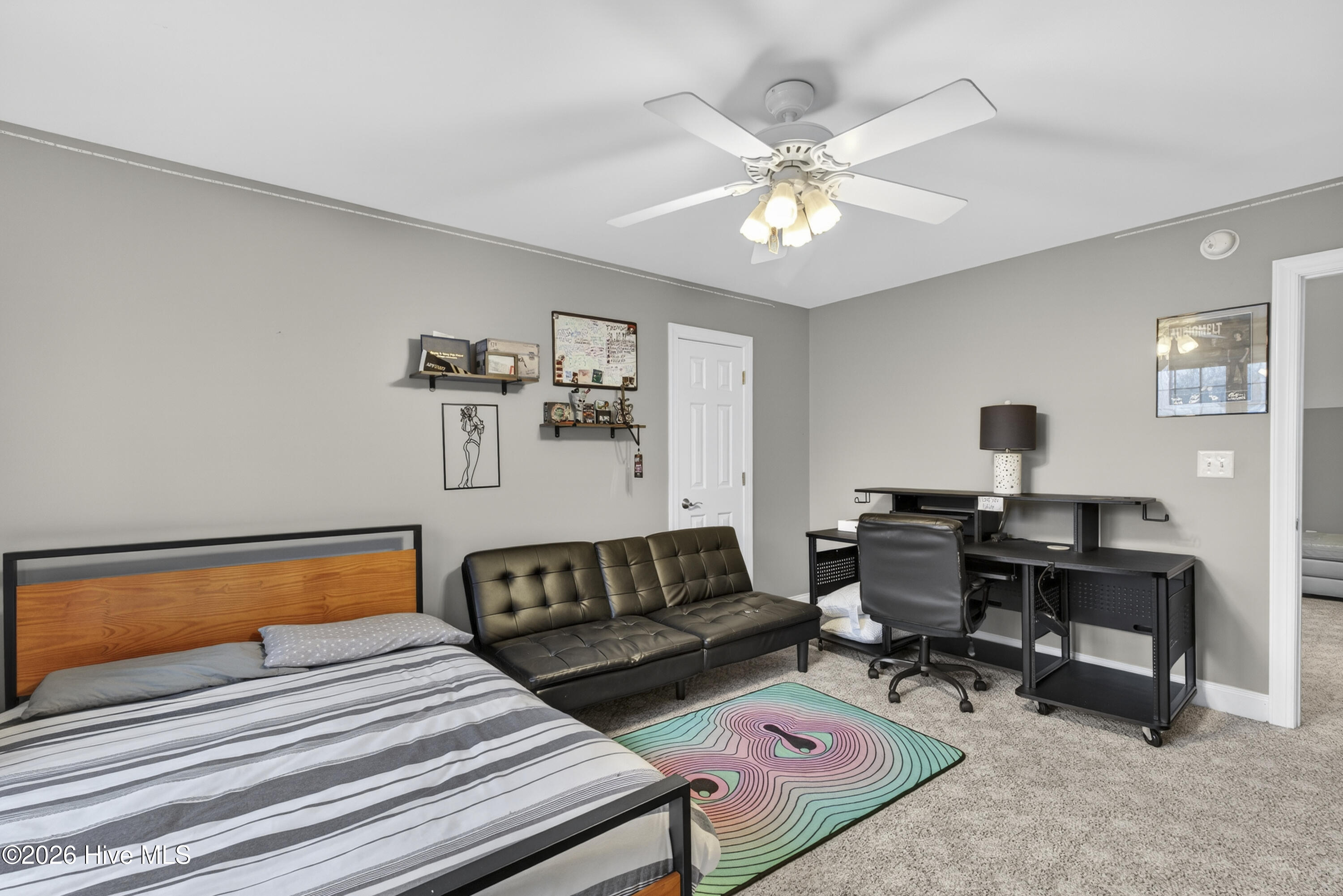 100557887 | Photo 41