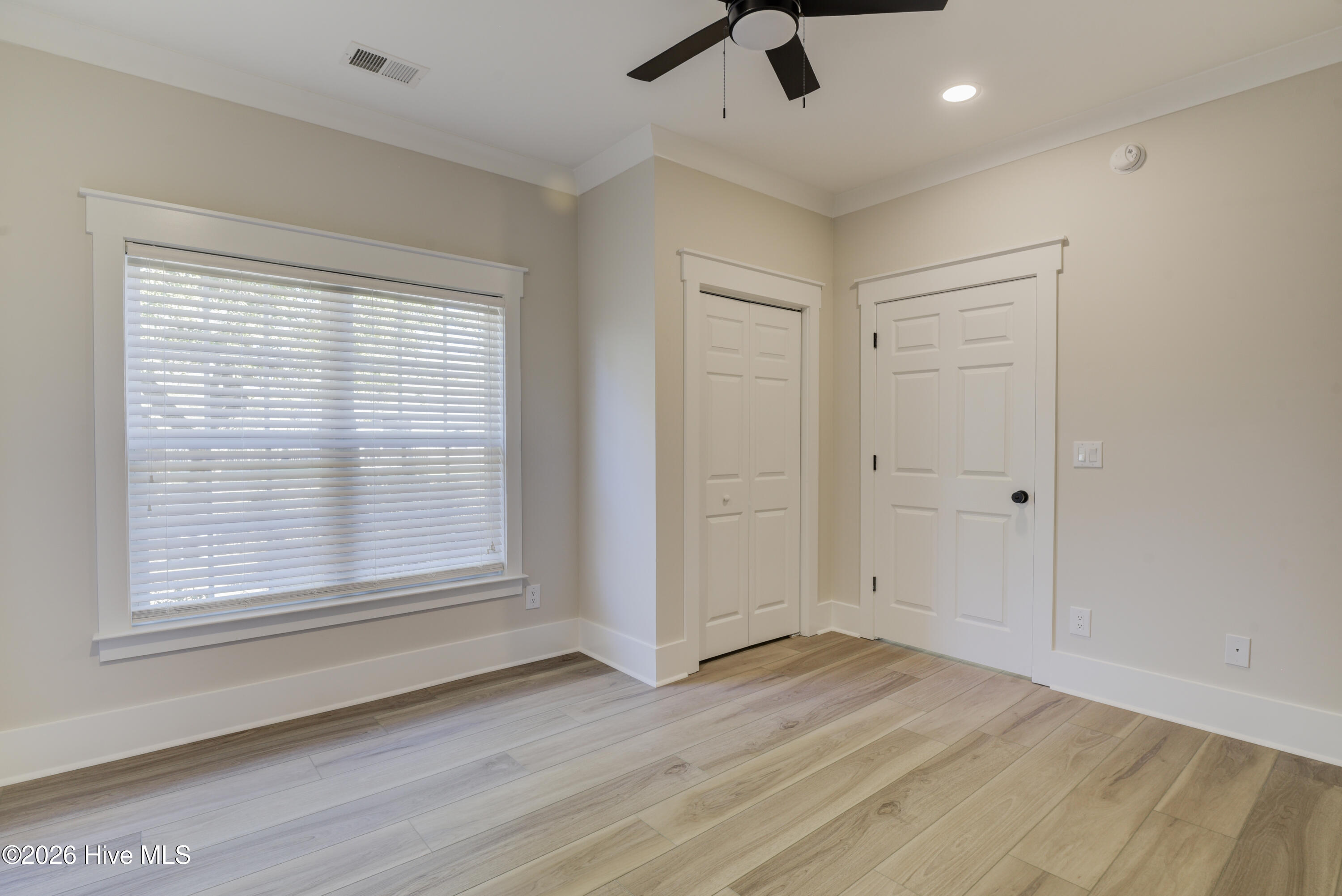 100559237 | Photo 30