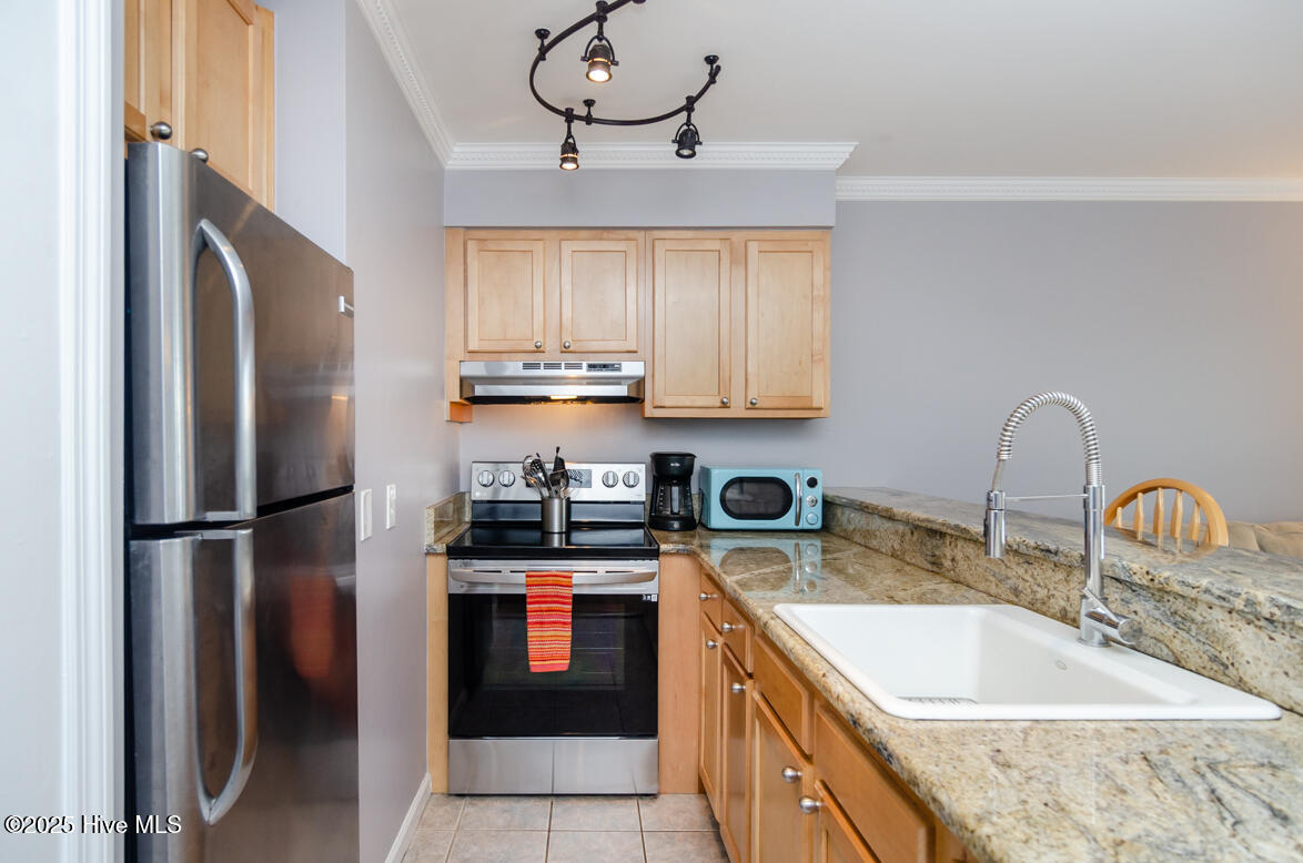 100530673 | Photo 12