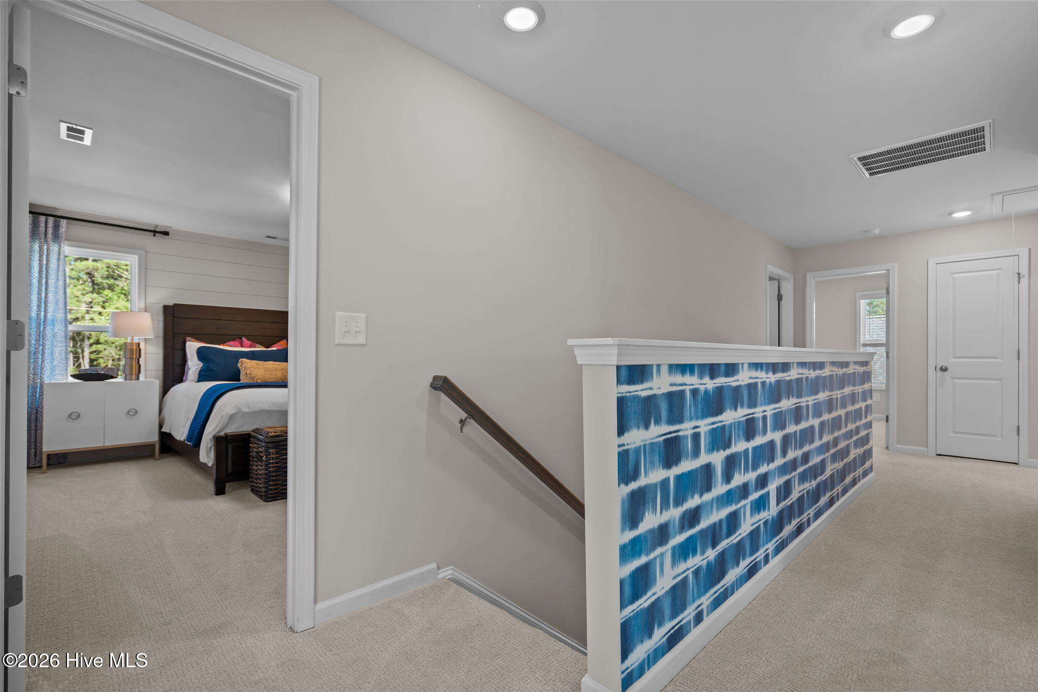 100522171 | Photo 21