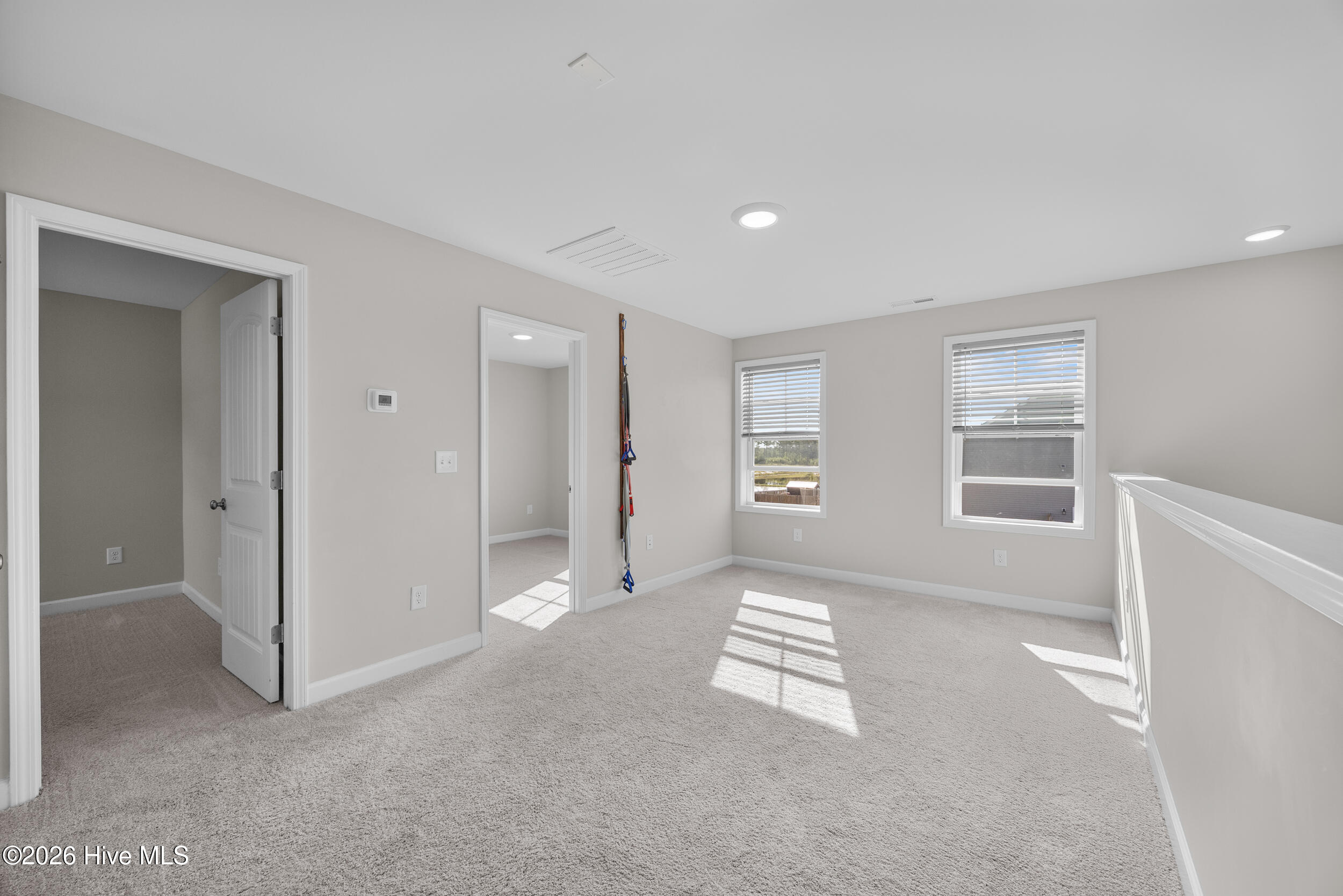 100569067 | Photo 34