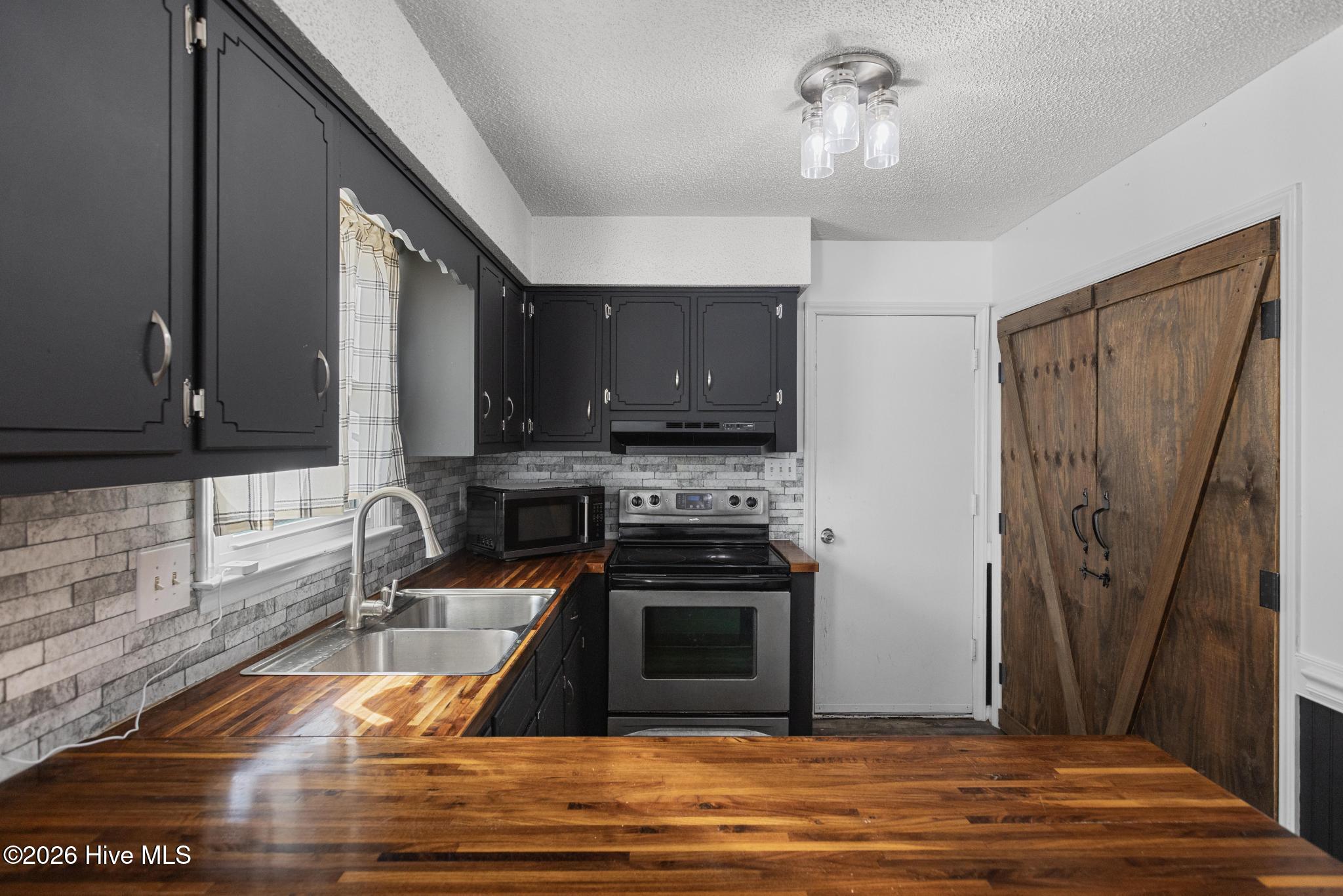 100541660 | Photo 19