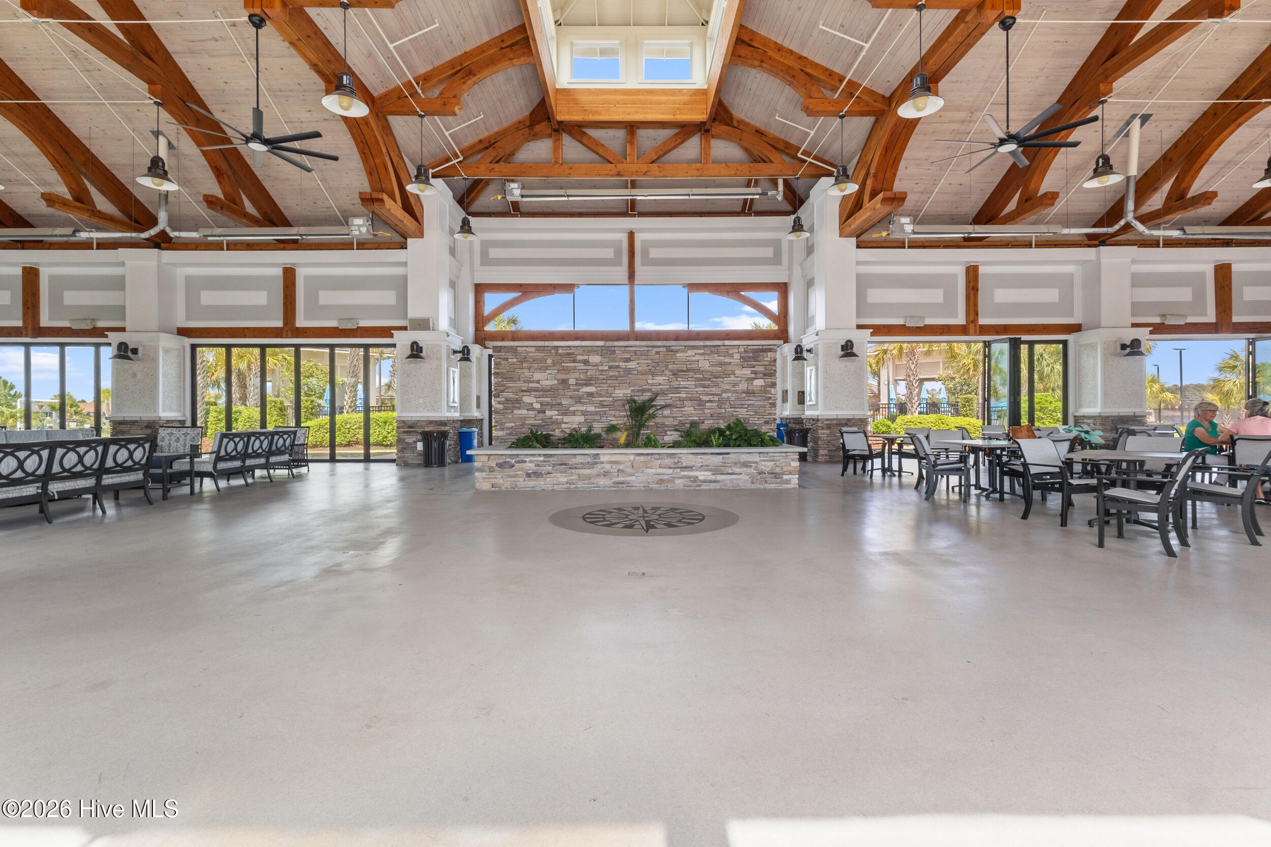 100560170 | Photo 61