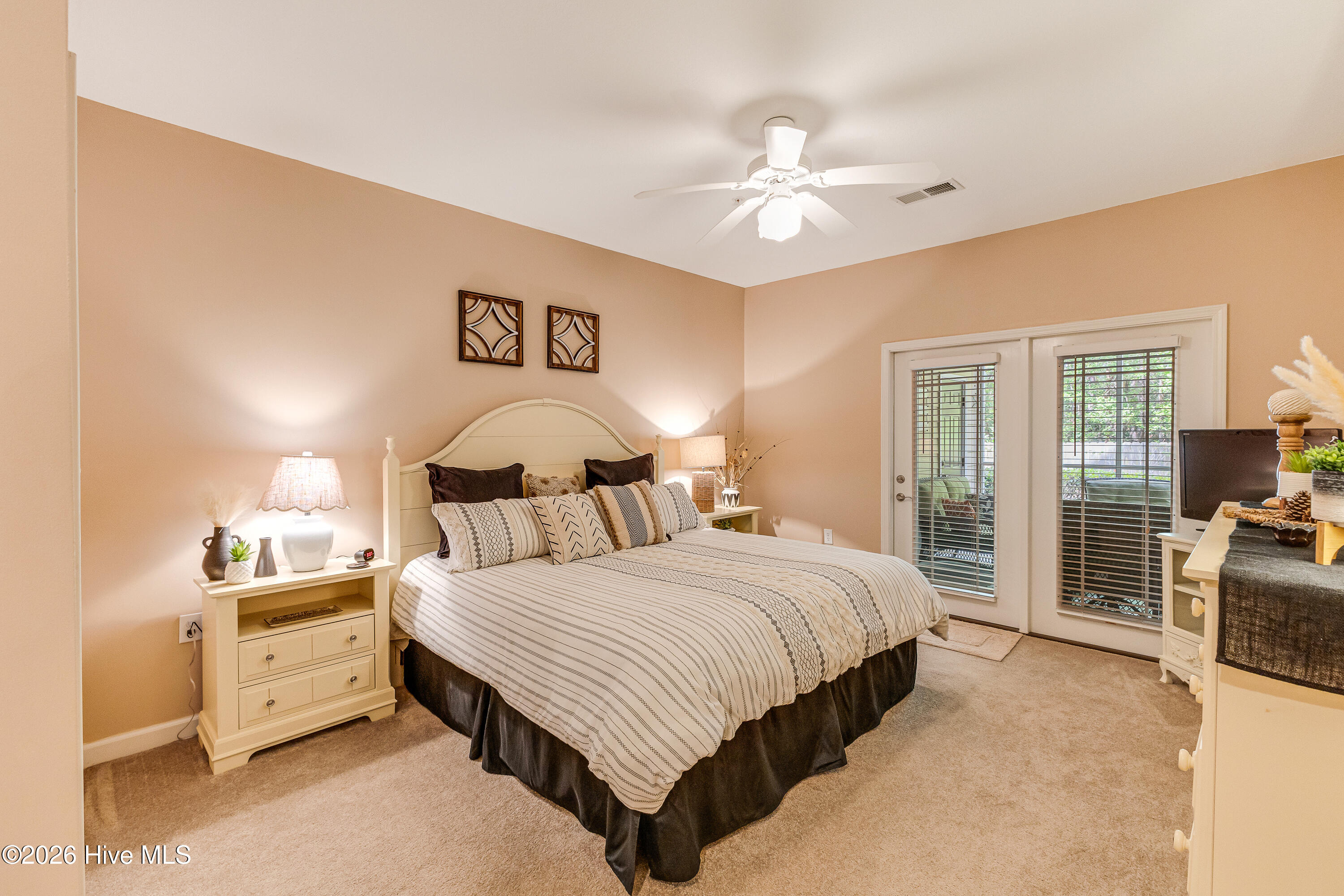 100555725 | Photo 18