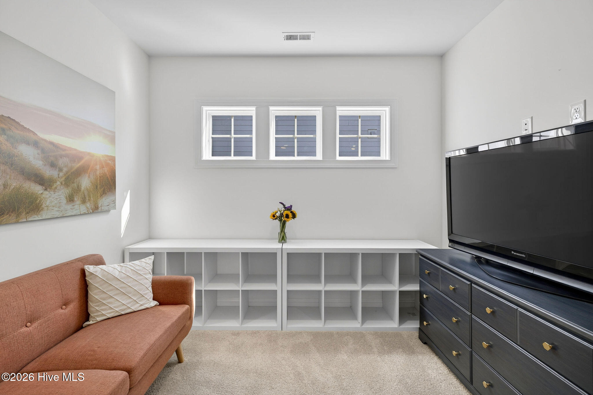 100554120 | Photo 36