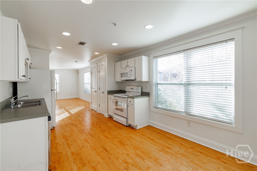 1035 Barnett Shoals Road 1010