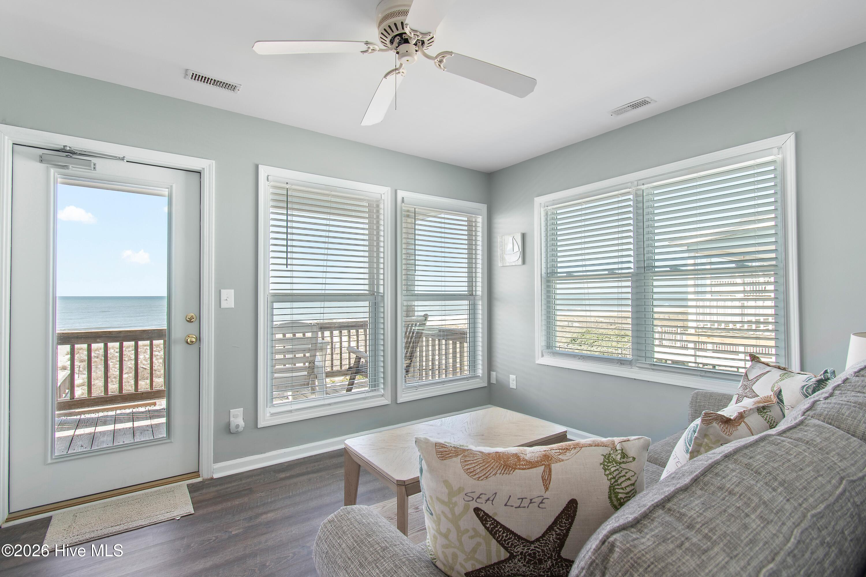 100566525 | Photo 43