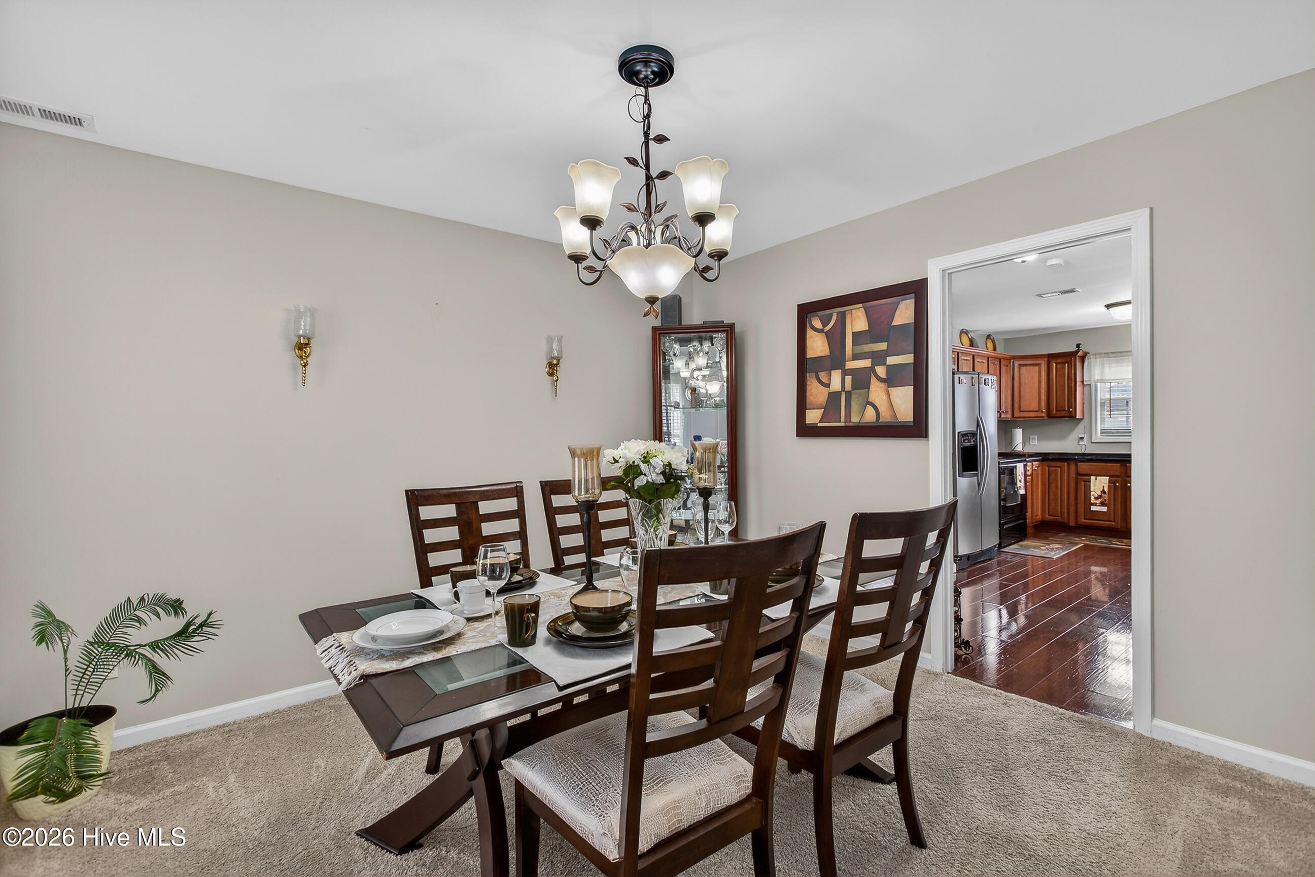 100557000 | Photo 17