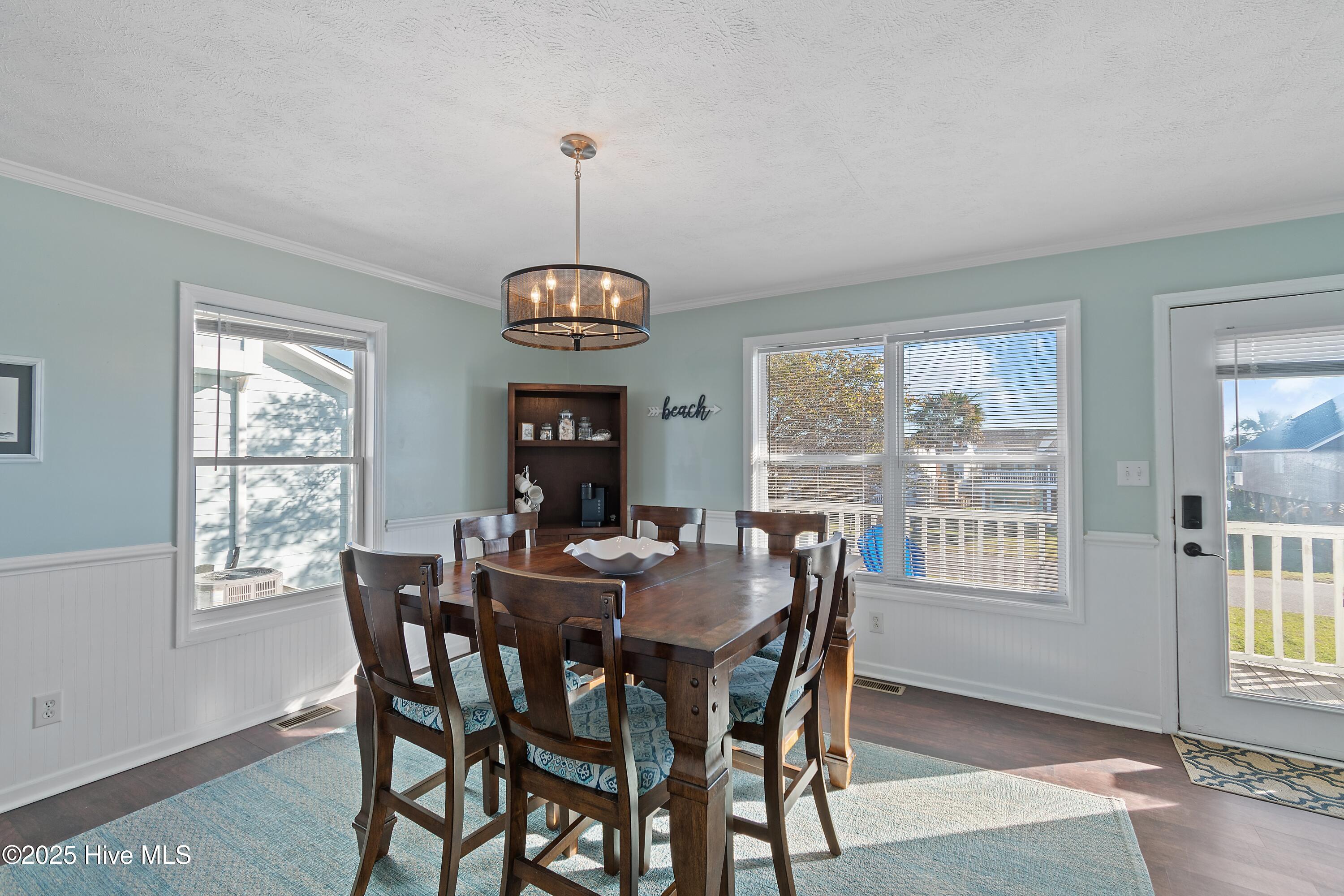 100542122 | Photo 18