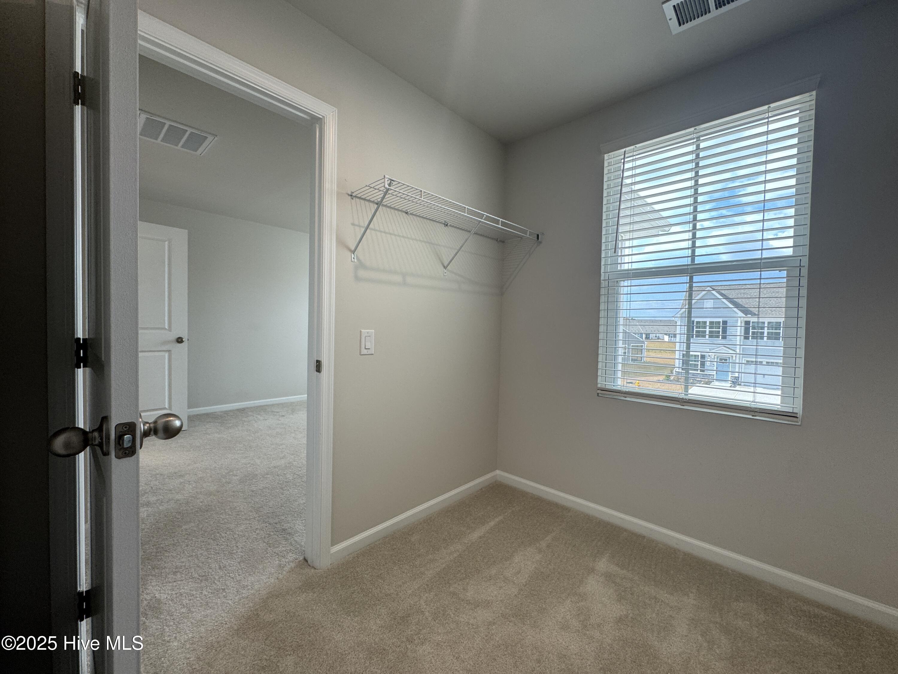 100542887 | Photo 15