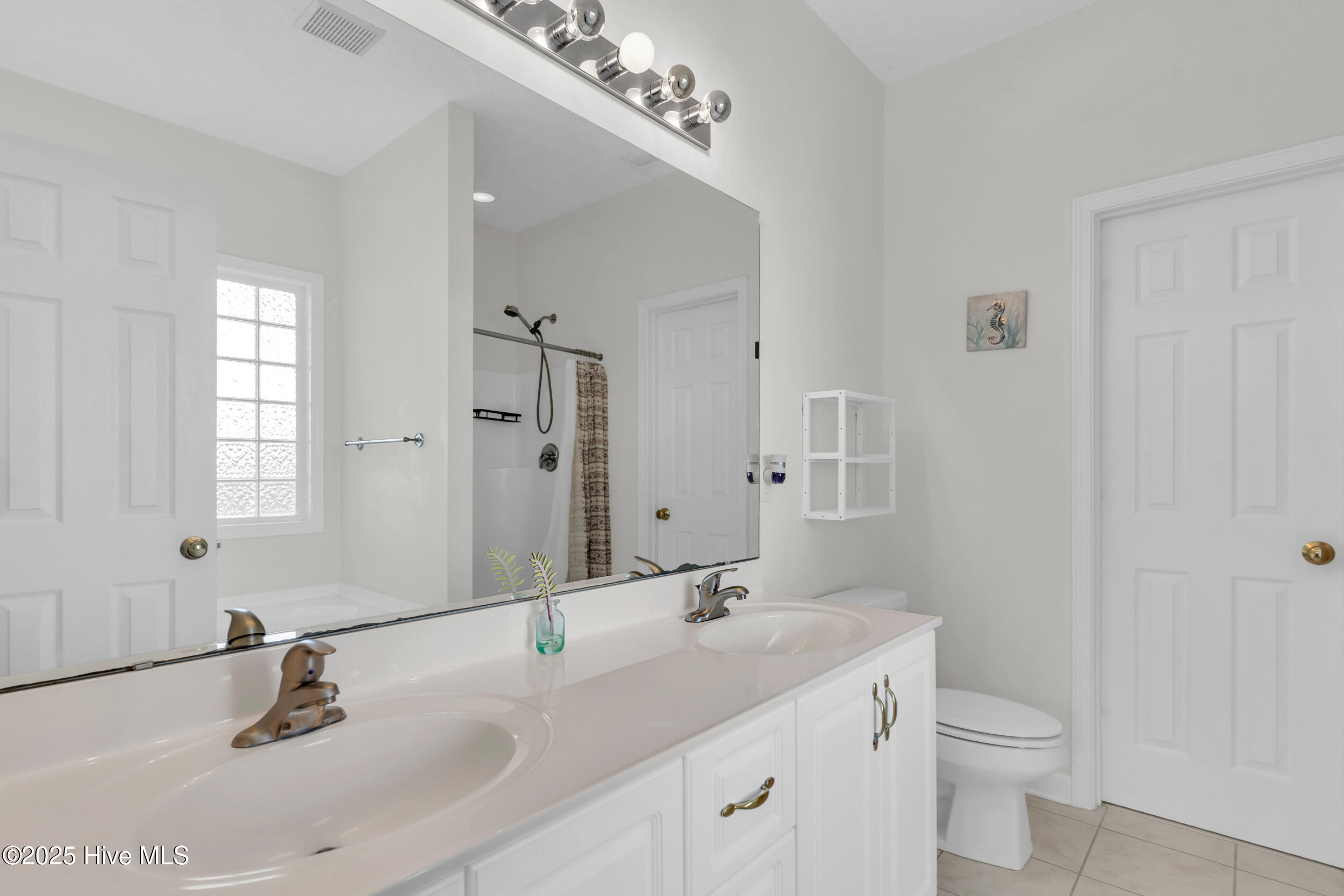 100540871 | Photo 18