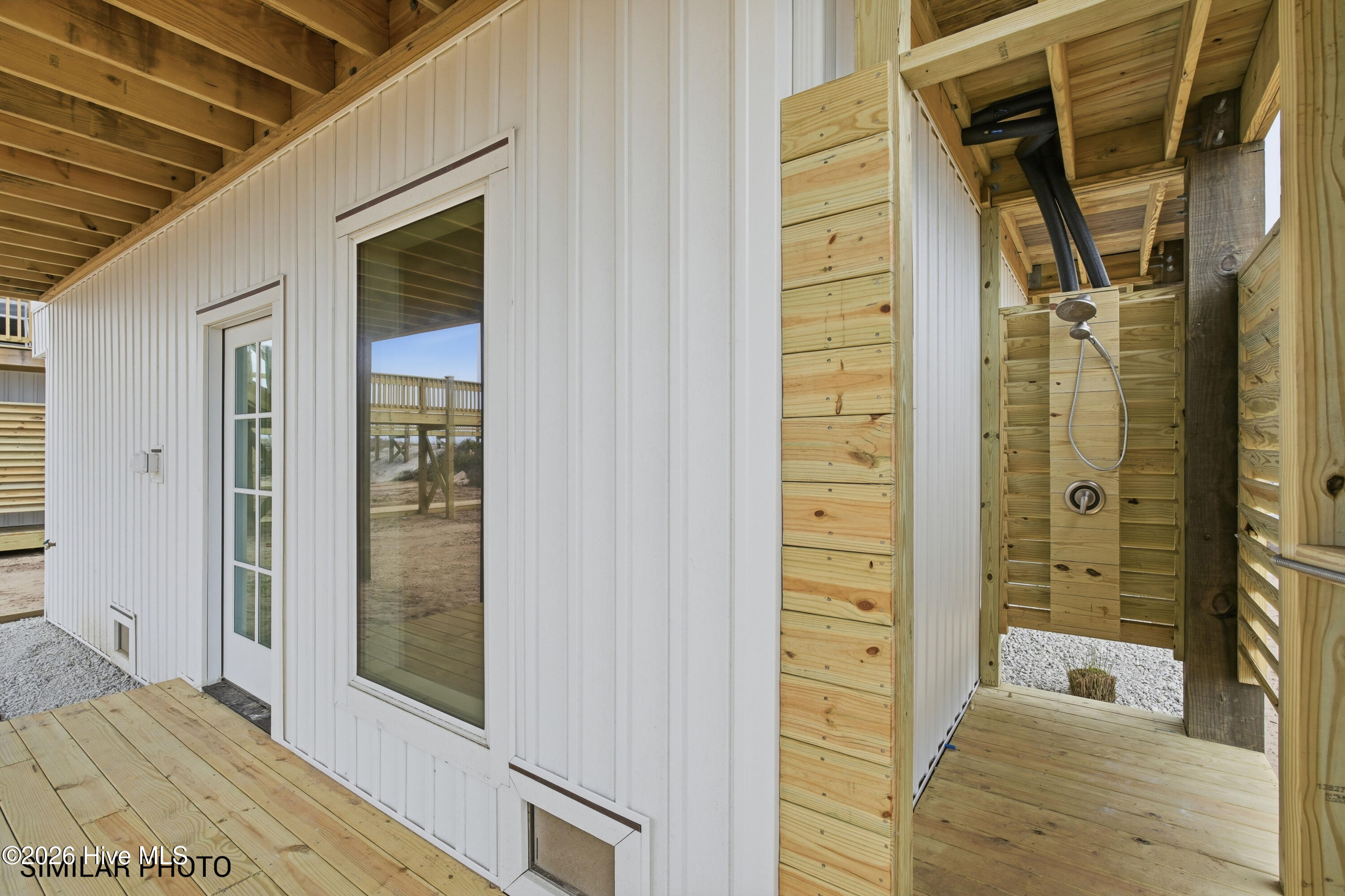 100508020 | Photo 43