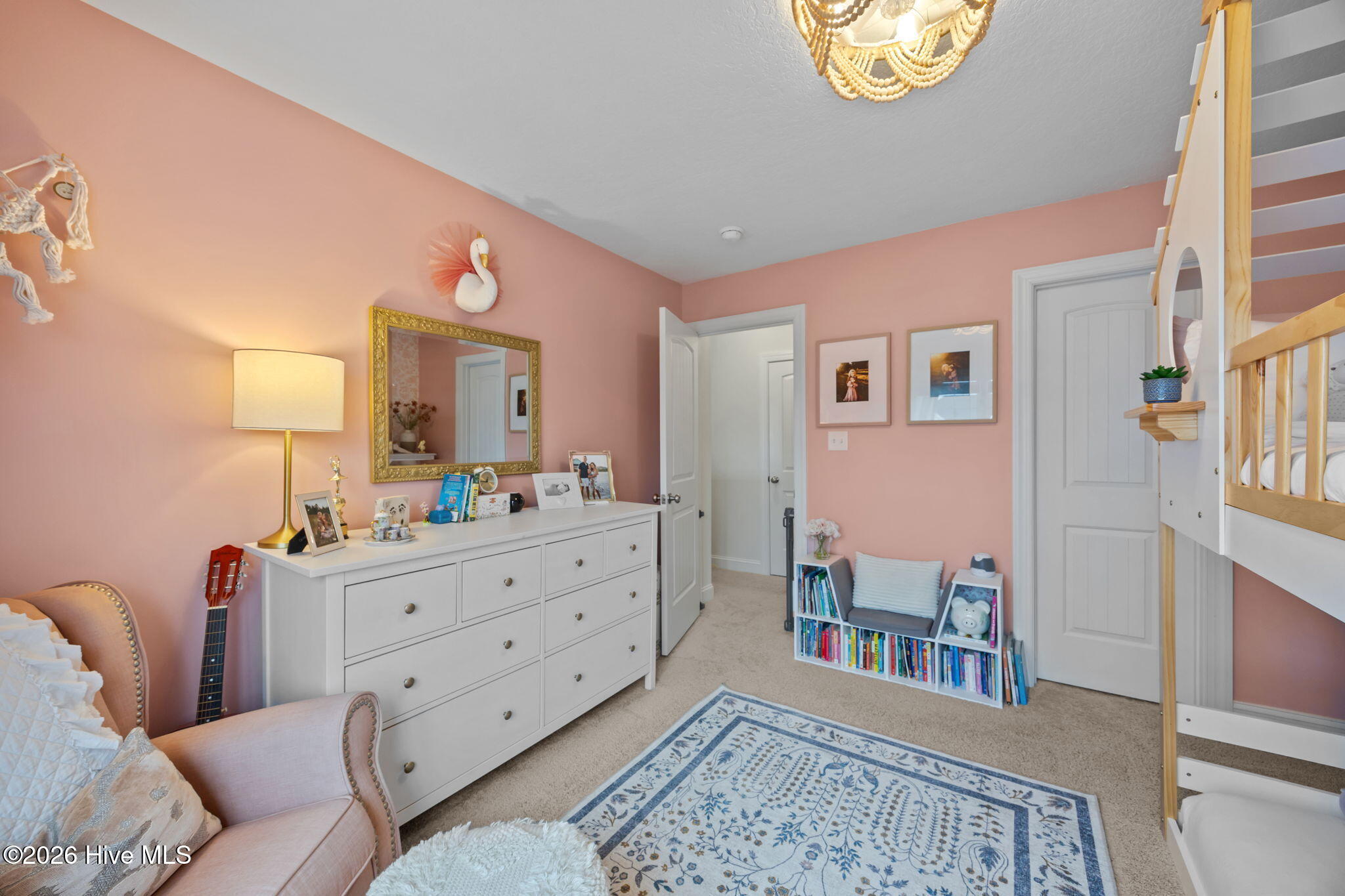 100555246 | Photo 33