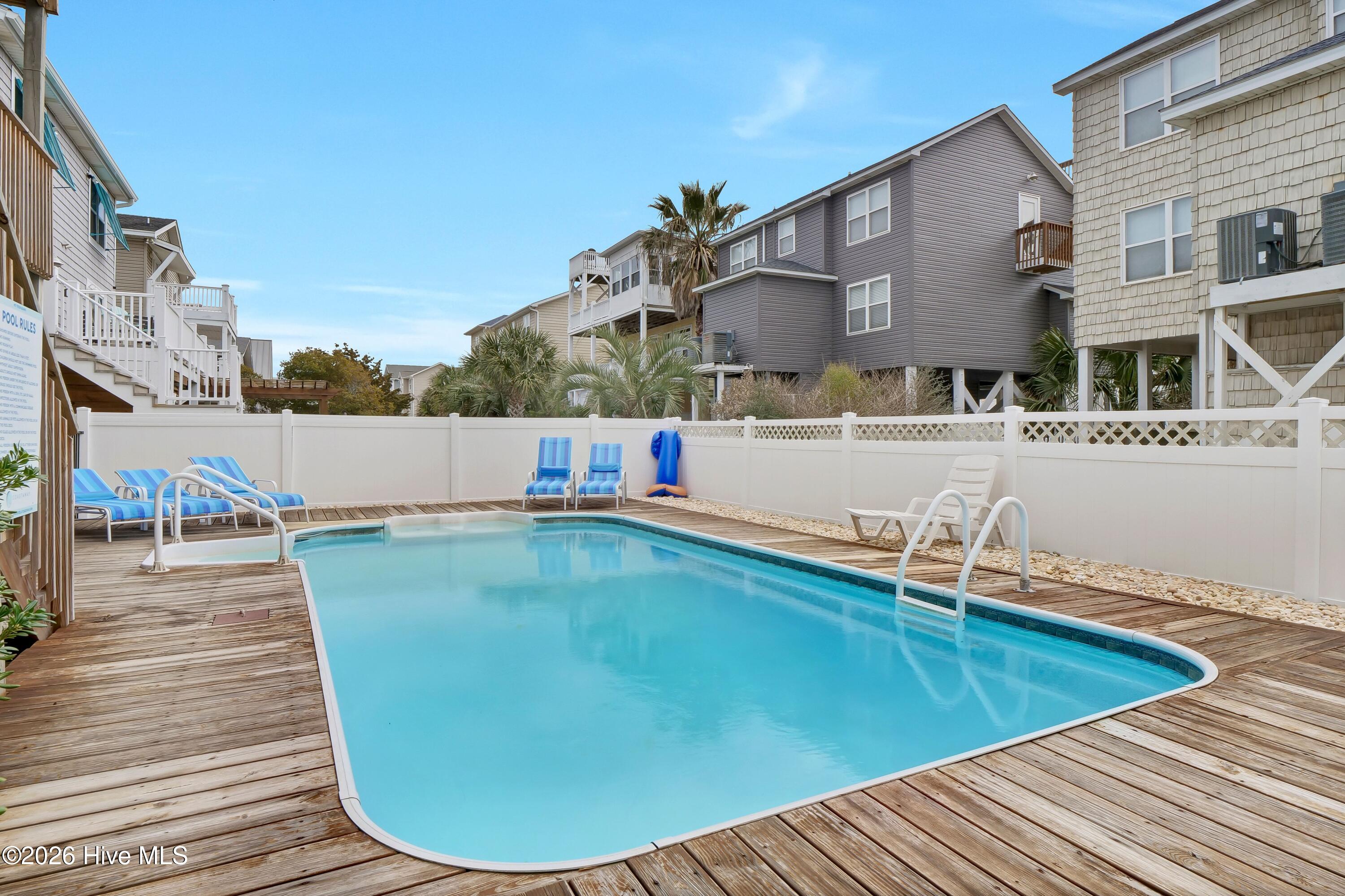 100556258 | Photo 38