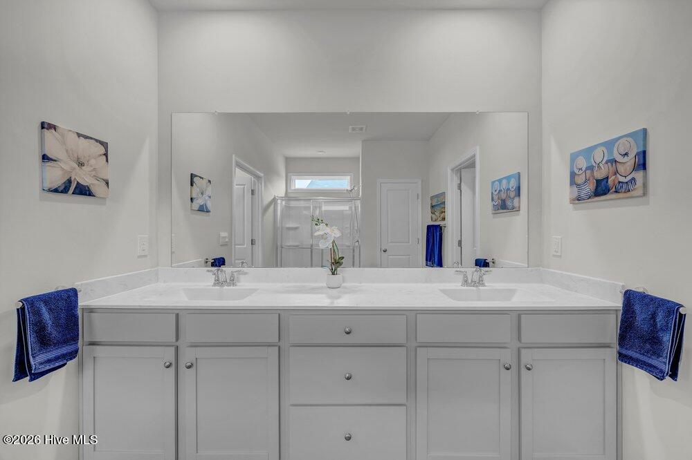 100561956 | Photo 16