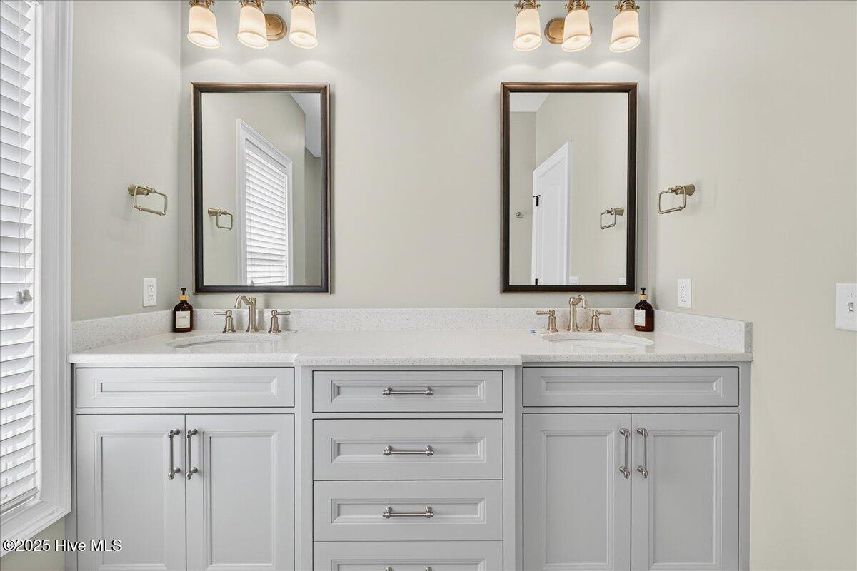 100540926 | Photo 49