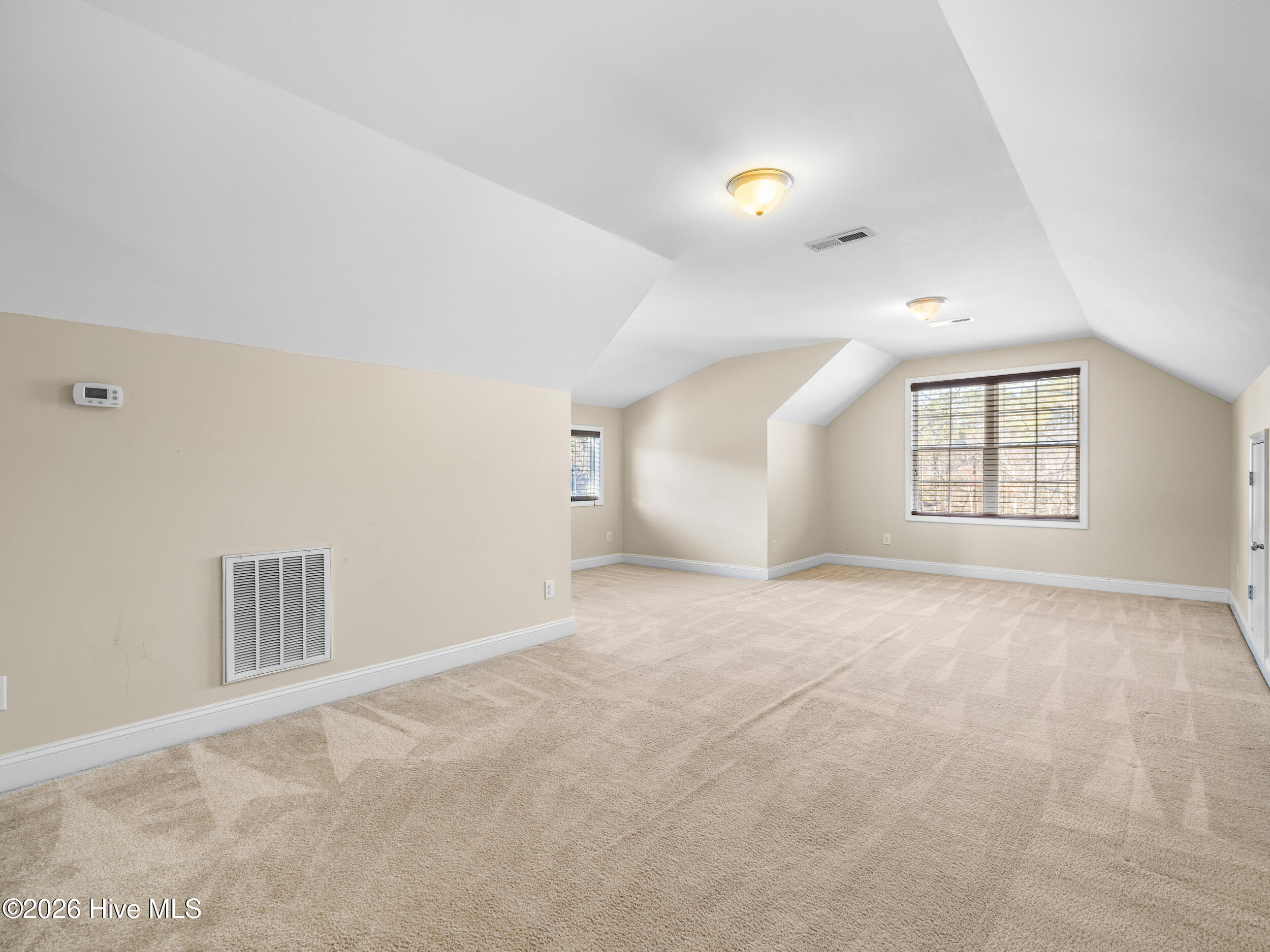 100562171 | Photo 44