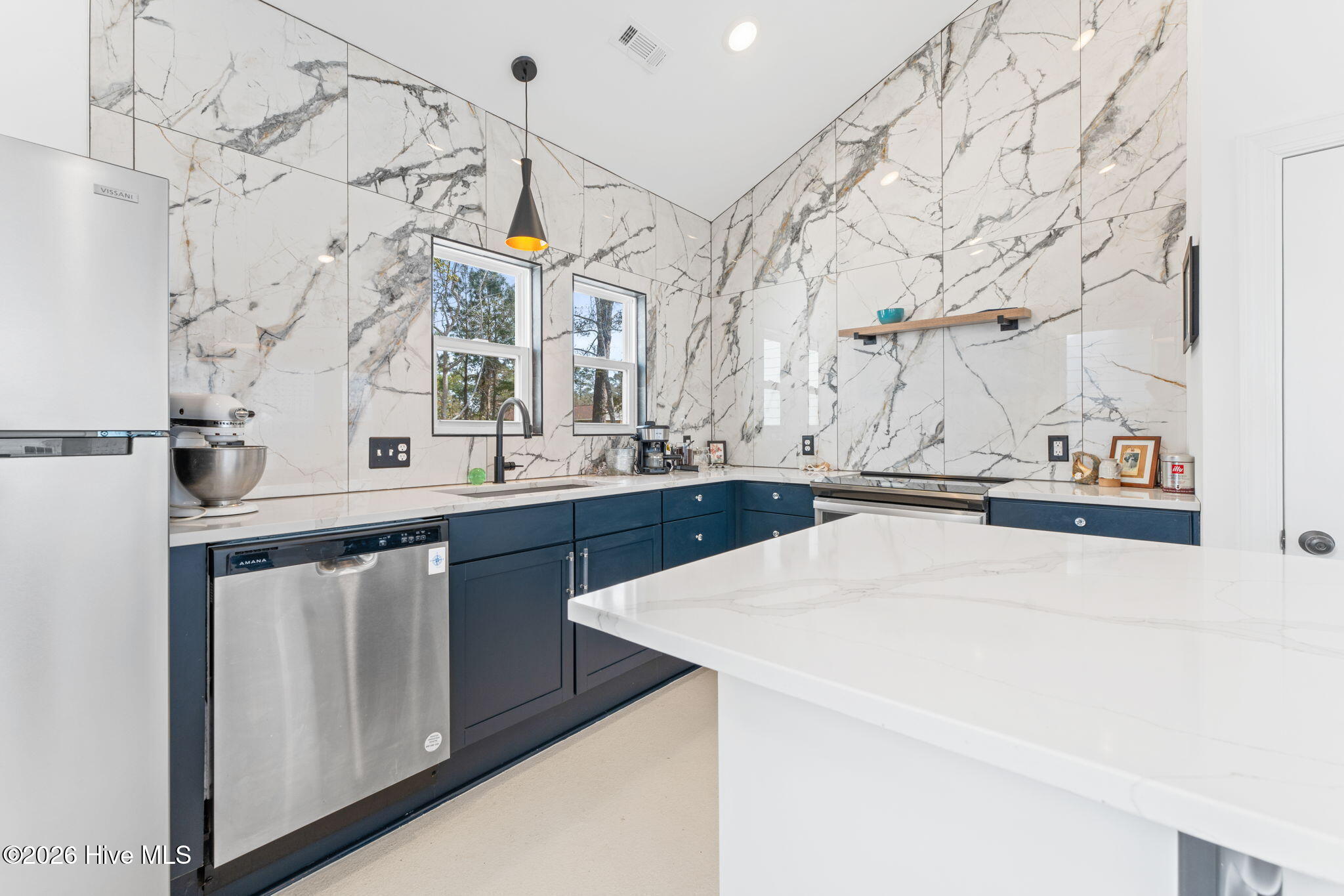 100554364 | Photo 42