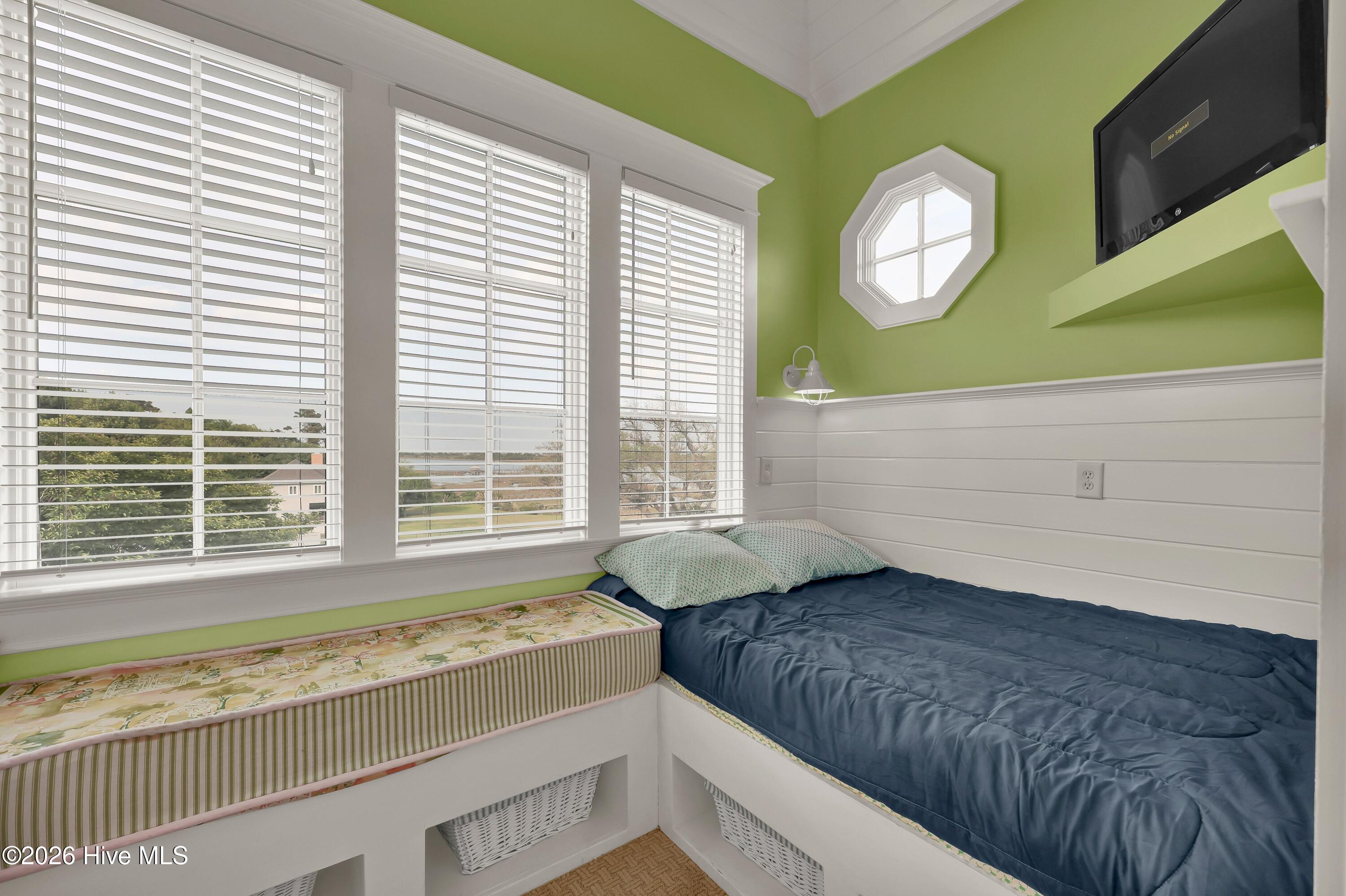 100569484 | Photo 63