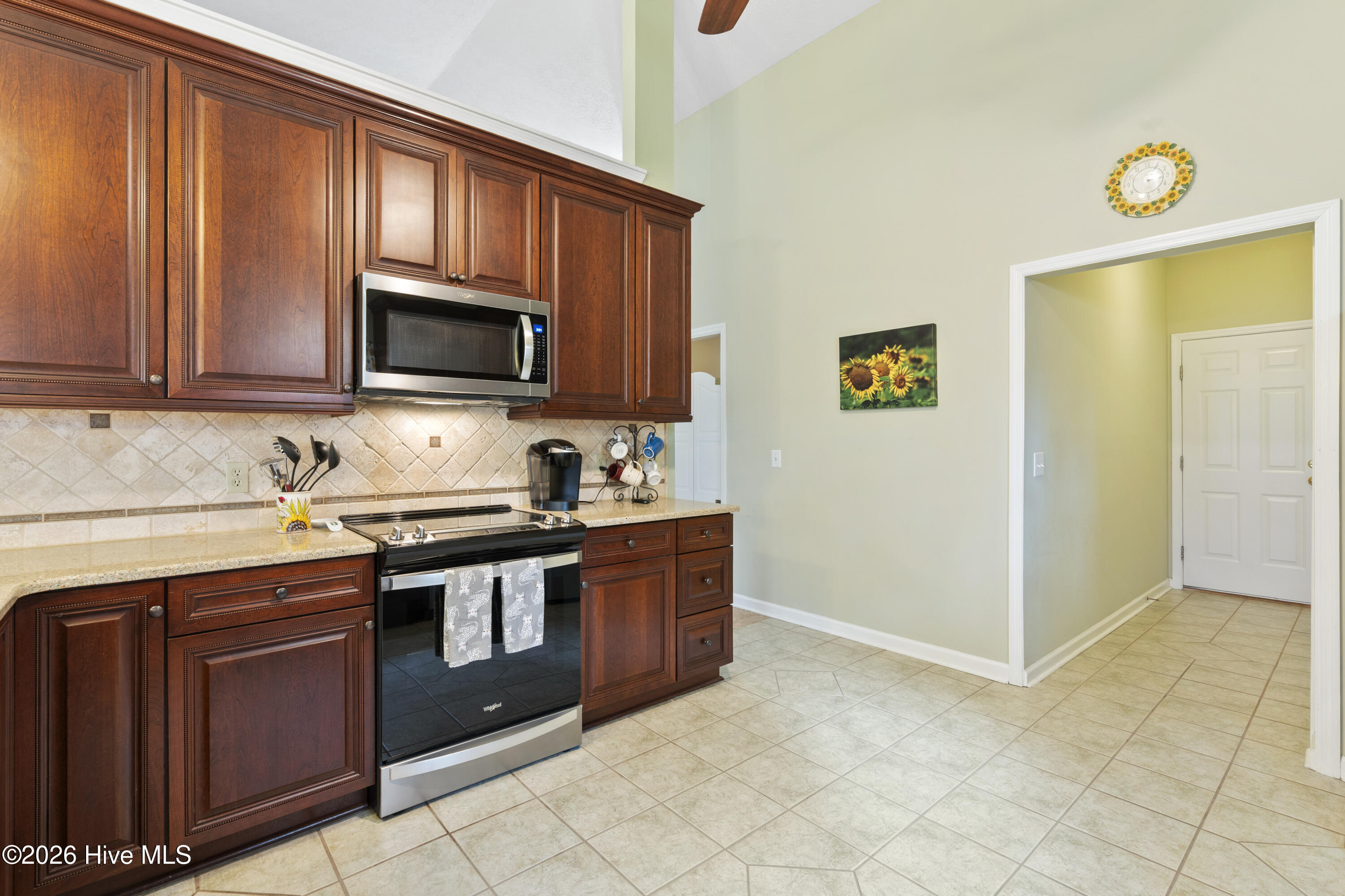 100551724 | Photo 14