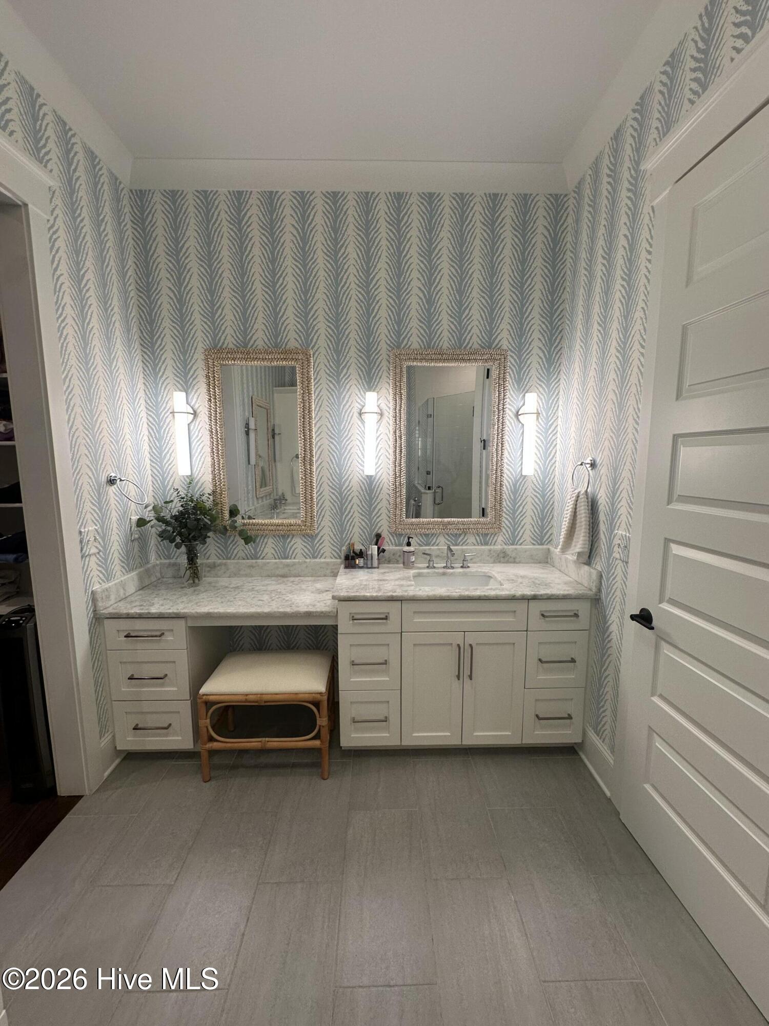 100562108 | Photo 15