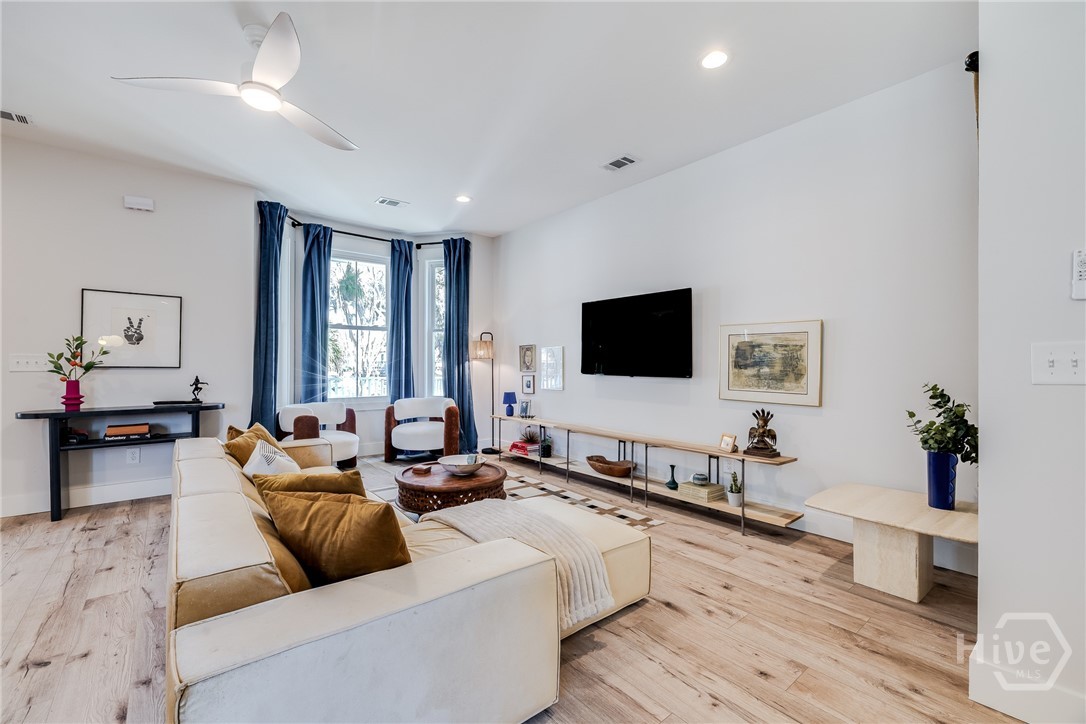 Photo 2 of Single family home for sale at 1135 E Park Ave, Savannah, GA 31404 | MLS# SA362575 | Listing updated on 2026-09-13