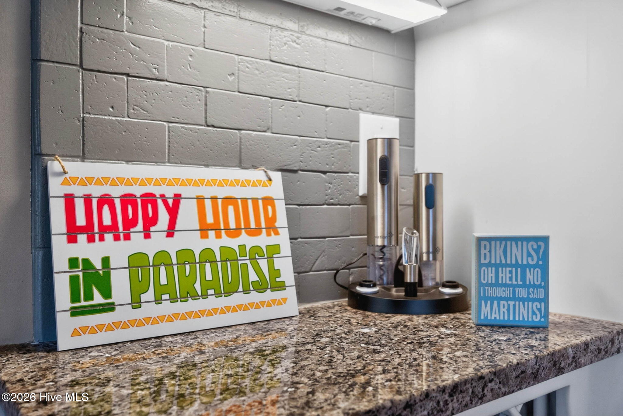 100568136 | Photo 23