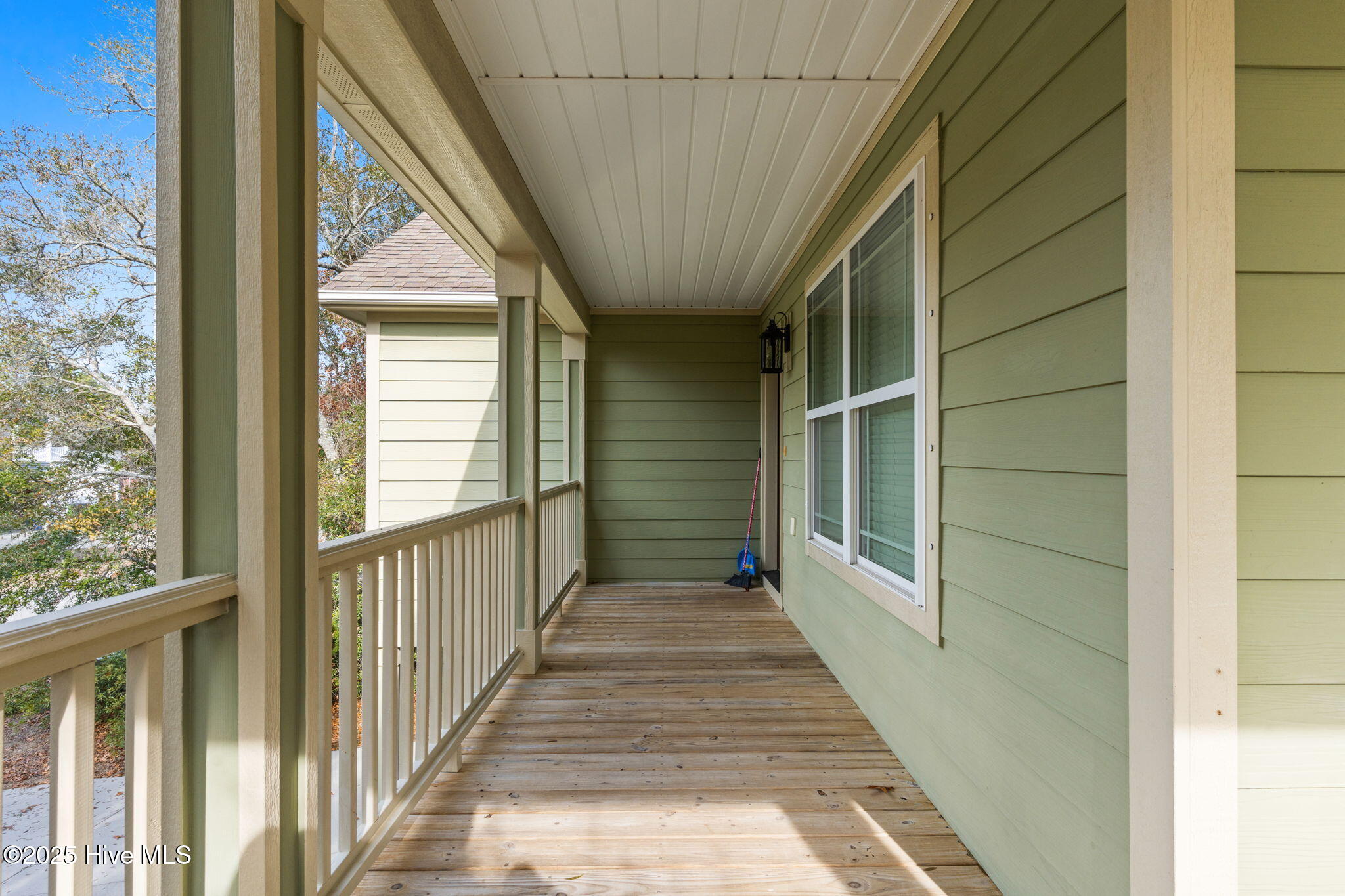 100546852 | Photo 35