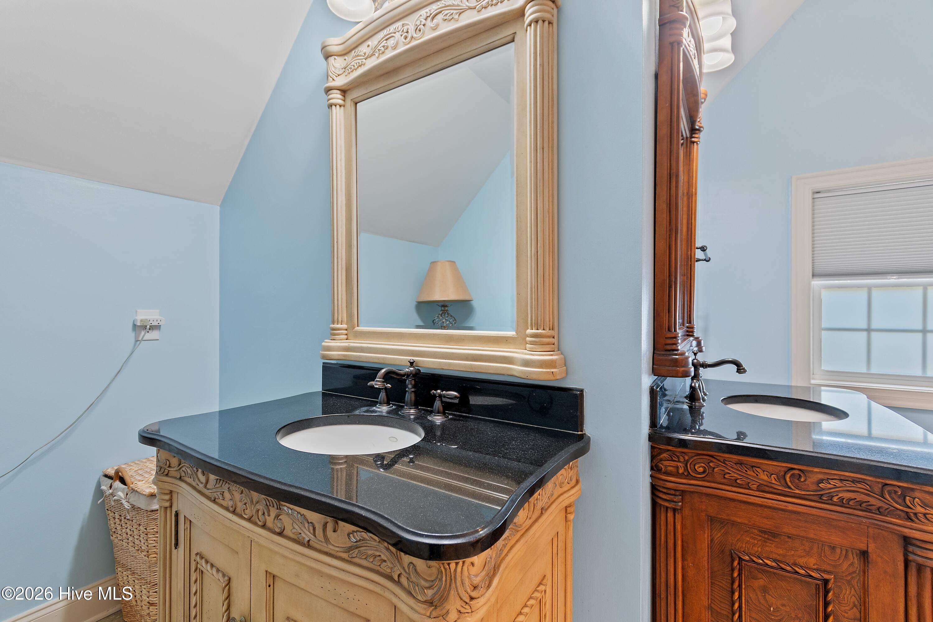 100559303 | Photo 52