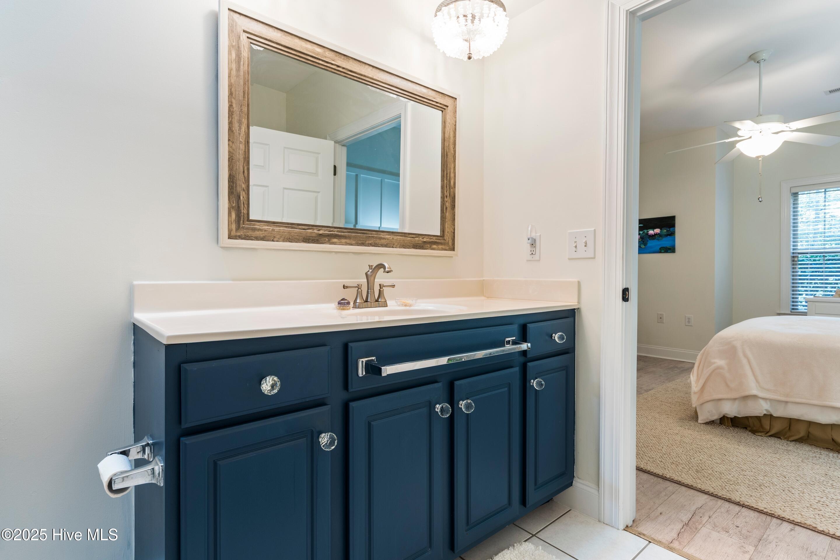 100563476 | Photo 22