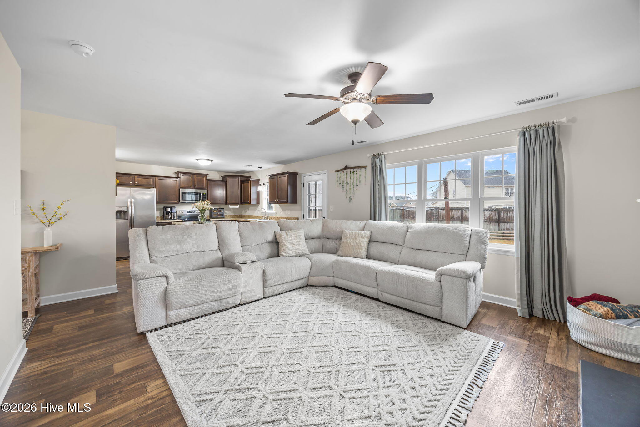 100558609 | Photo 18