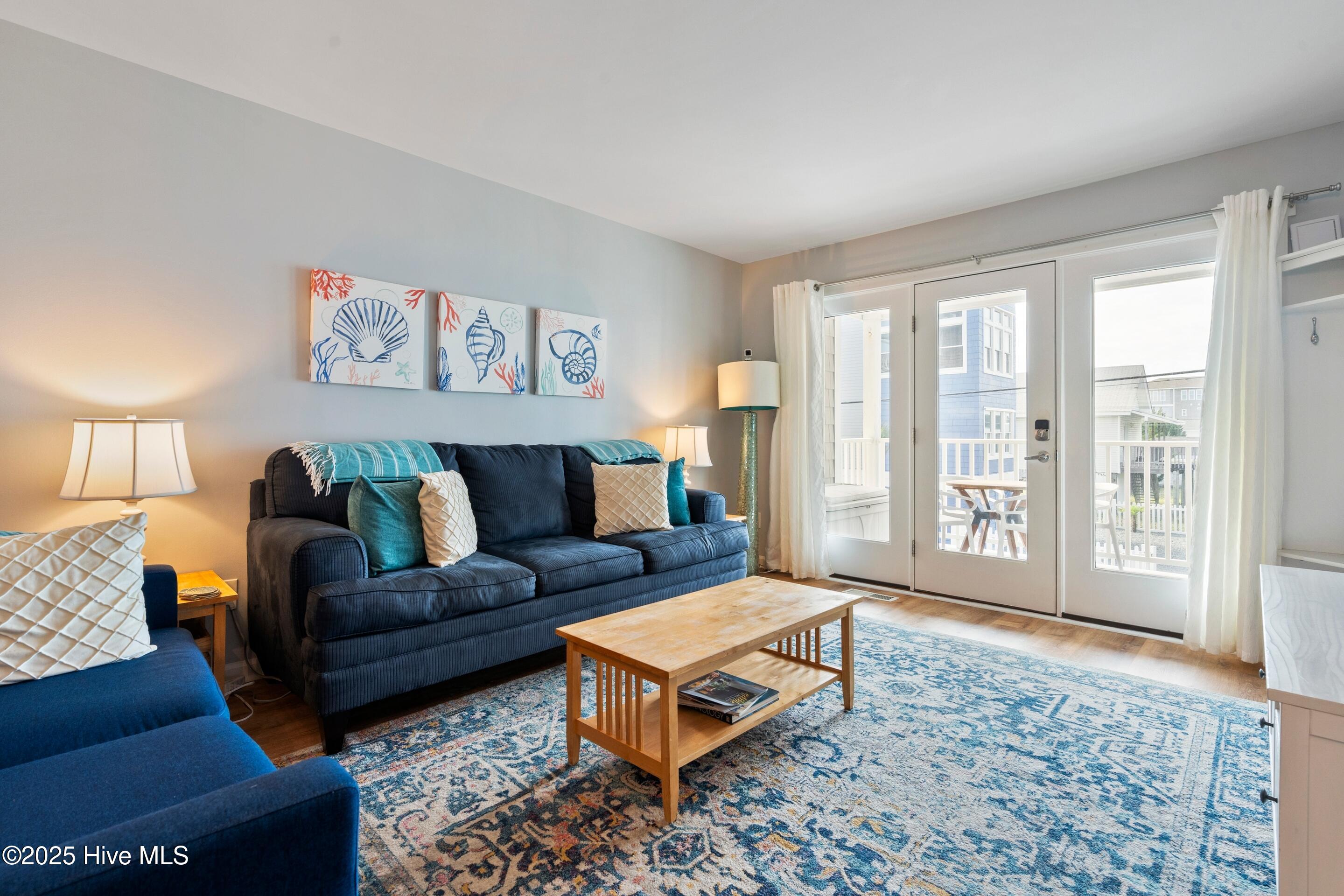 100535688 | Photo 11